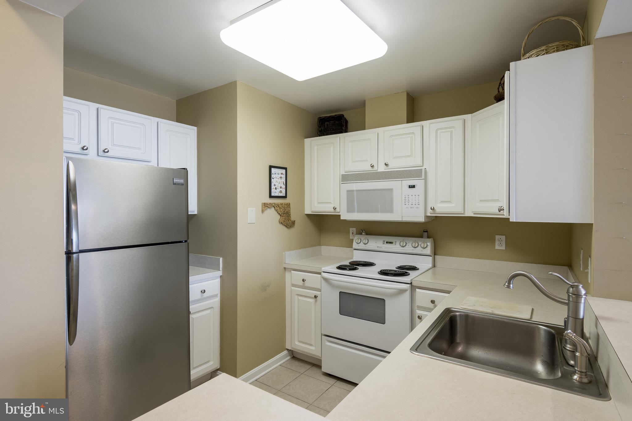 PIERSIDE AT HARBORVIEW - Residential Lease