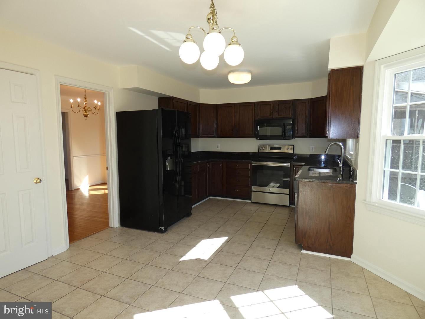 8205 BELL LANE
