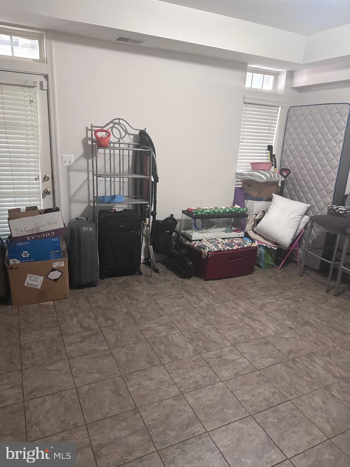 GLEN OAKS CONDOMINIUM - Residential