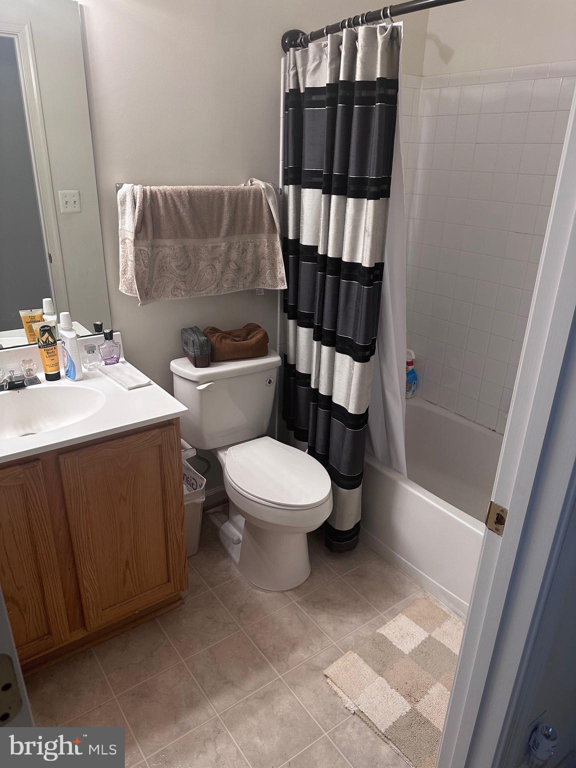 GLEN OAKS CONDOMINIUM - Residential