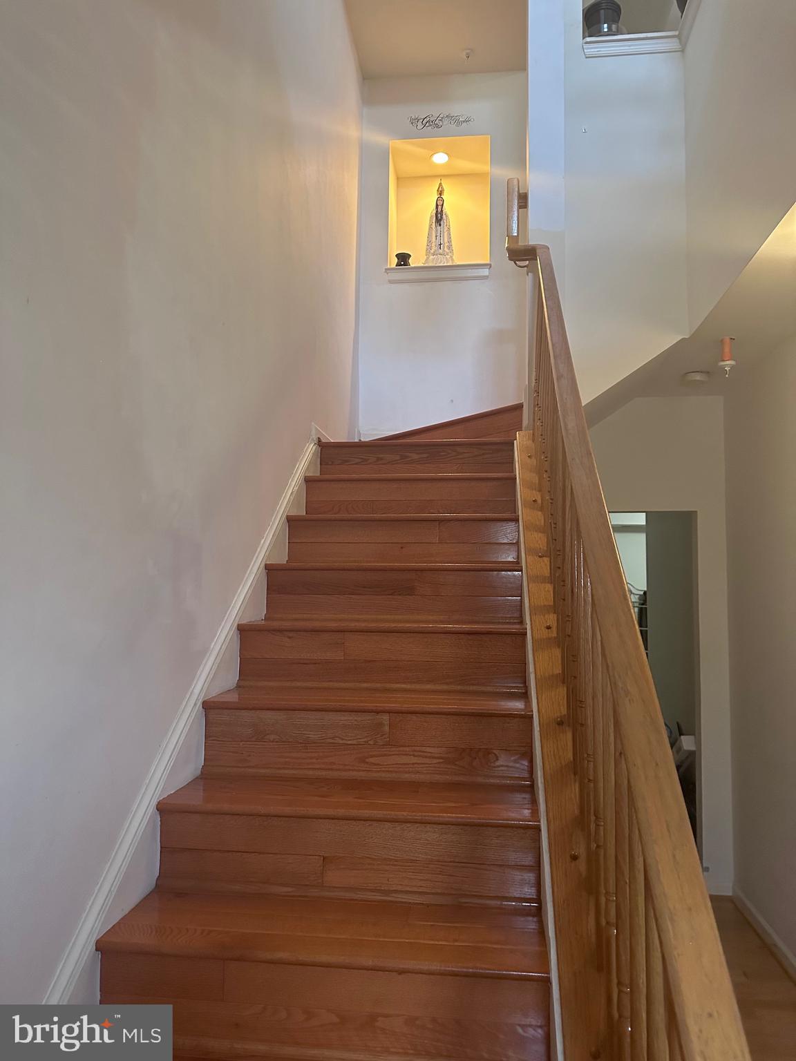 GLEN OAKS CONDOMINIUM - Residential