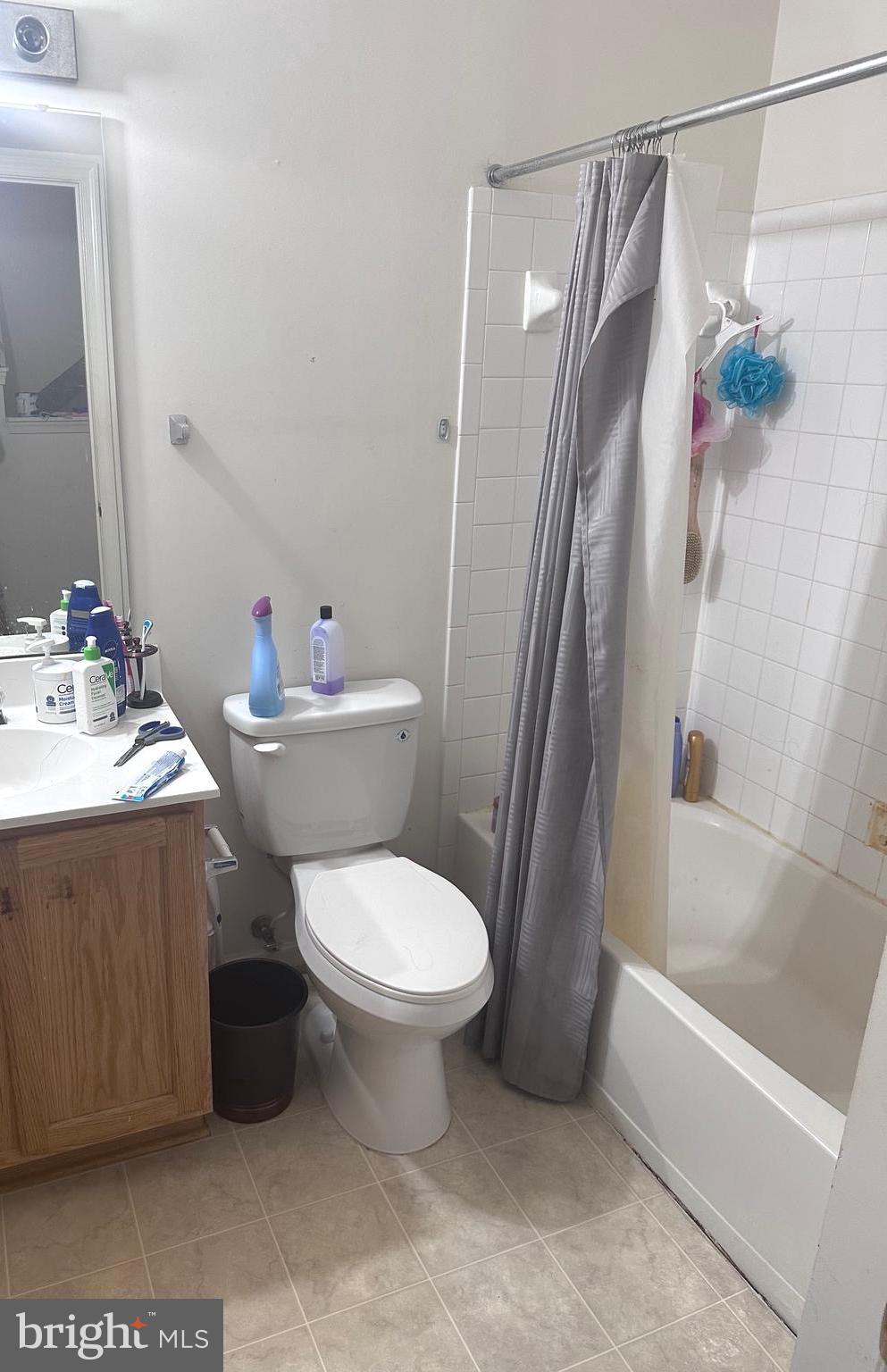 GLEN OAKS CONDOMINIUM - Residential