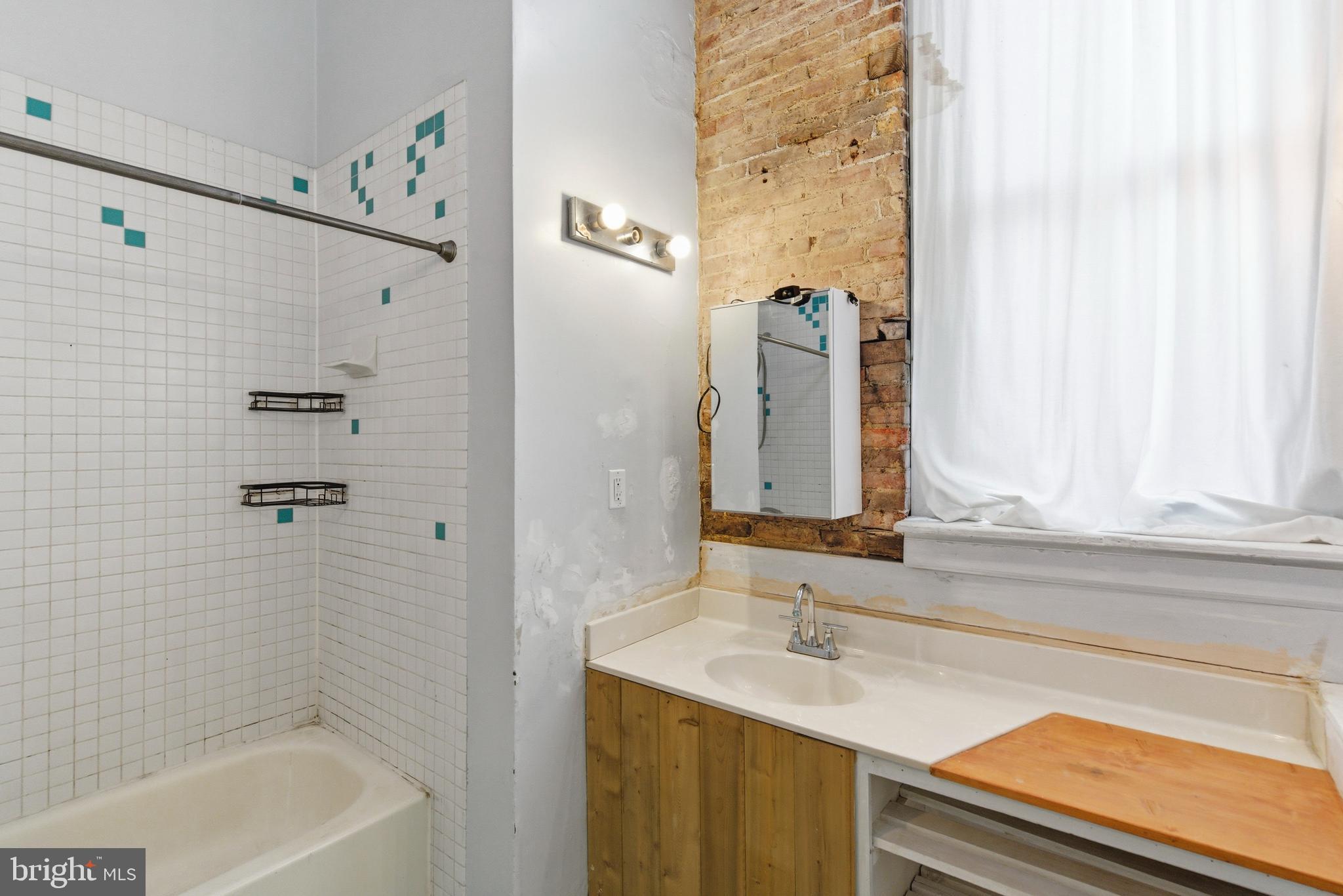 FEDERAL HILL HISTORIC DISTRICT - Commercial Sale