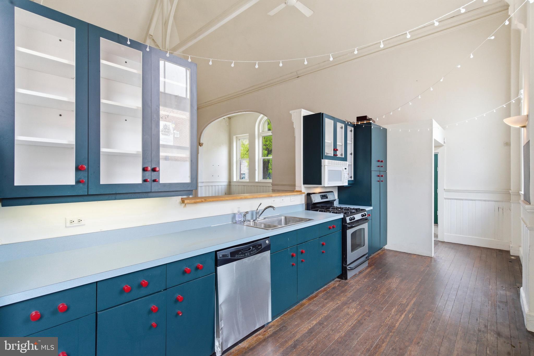 FEDERAL HILL HISTORIC DISTRICT - Commercial Sale