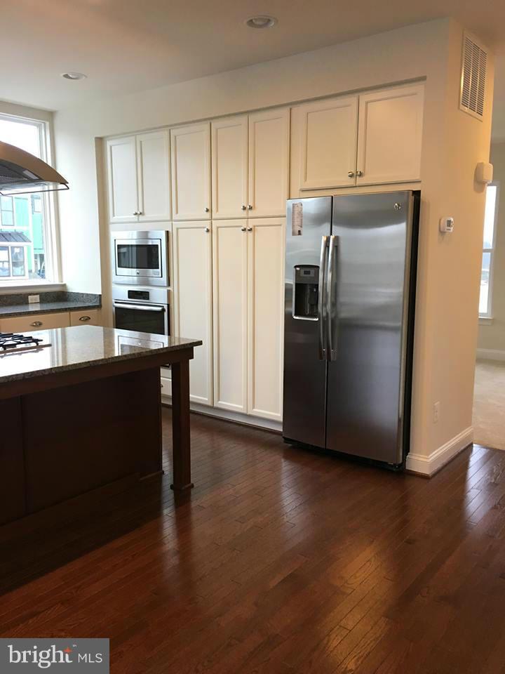 BRAMBLETON LANDBAY 3 - Residential Lease