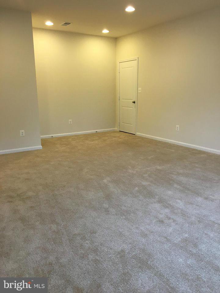 BRAMBLETON LANDBAY 3 - Residential Lease