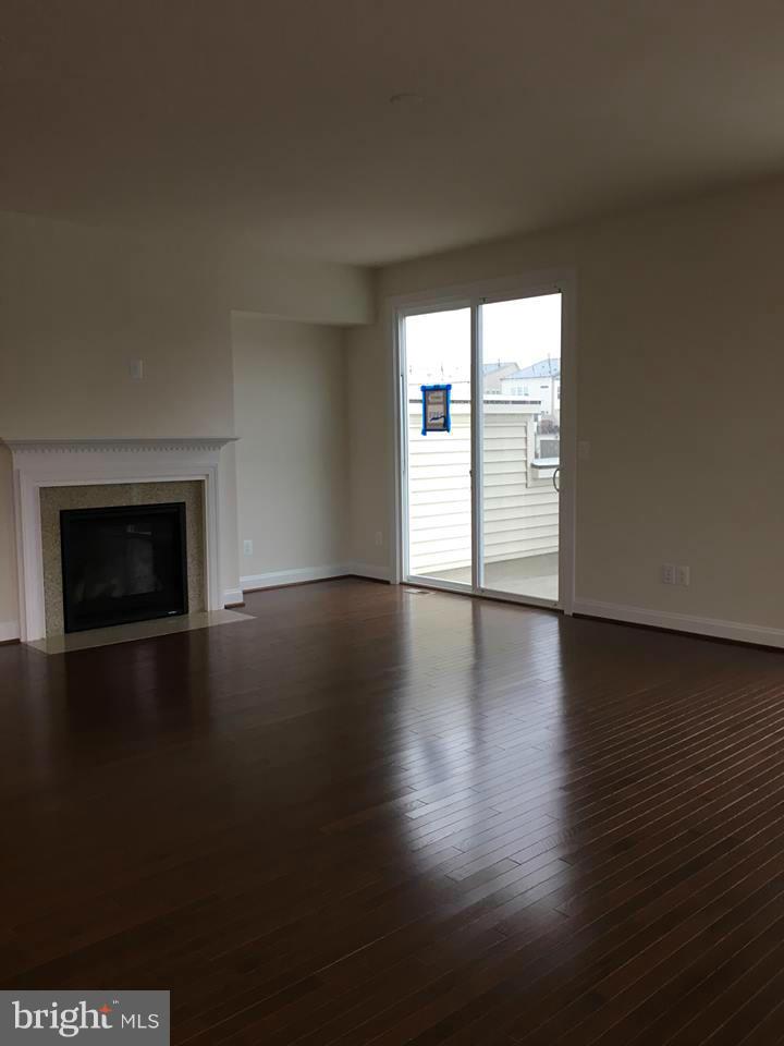 BRAMBLETON LANDBAY 3 - Residential Lease