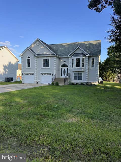 Photo of 203 Forest Avenue, COLONIAL BEACH, VA 22443 (MLS # VAWE2011900)