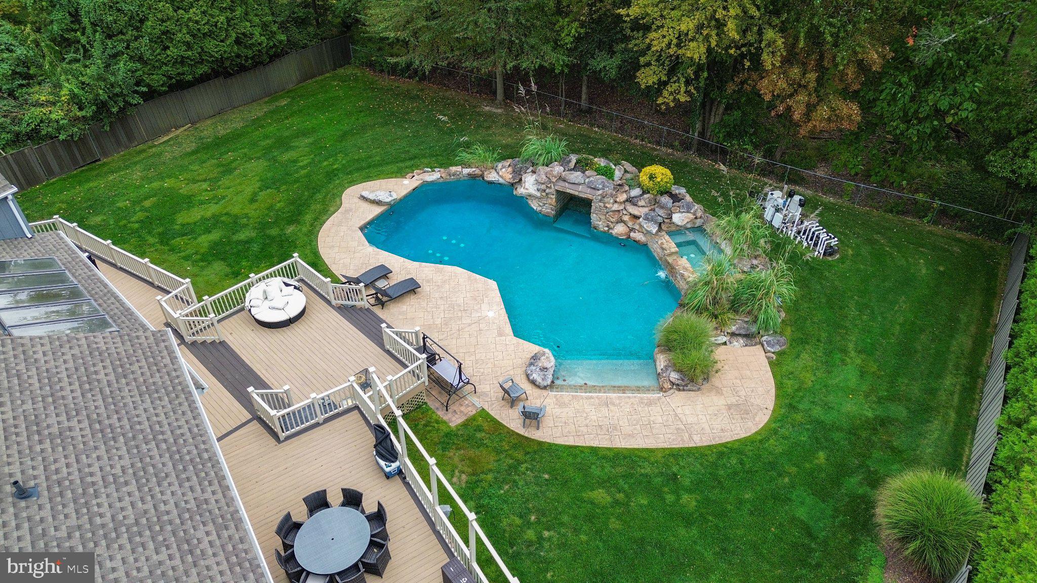 502 LONG LANE