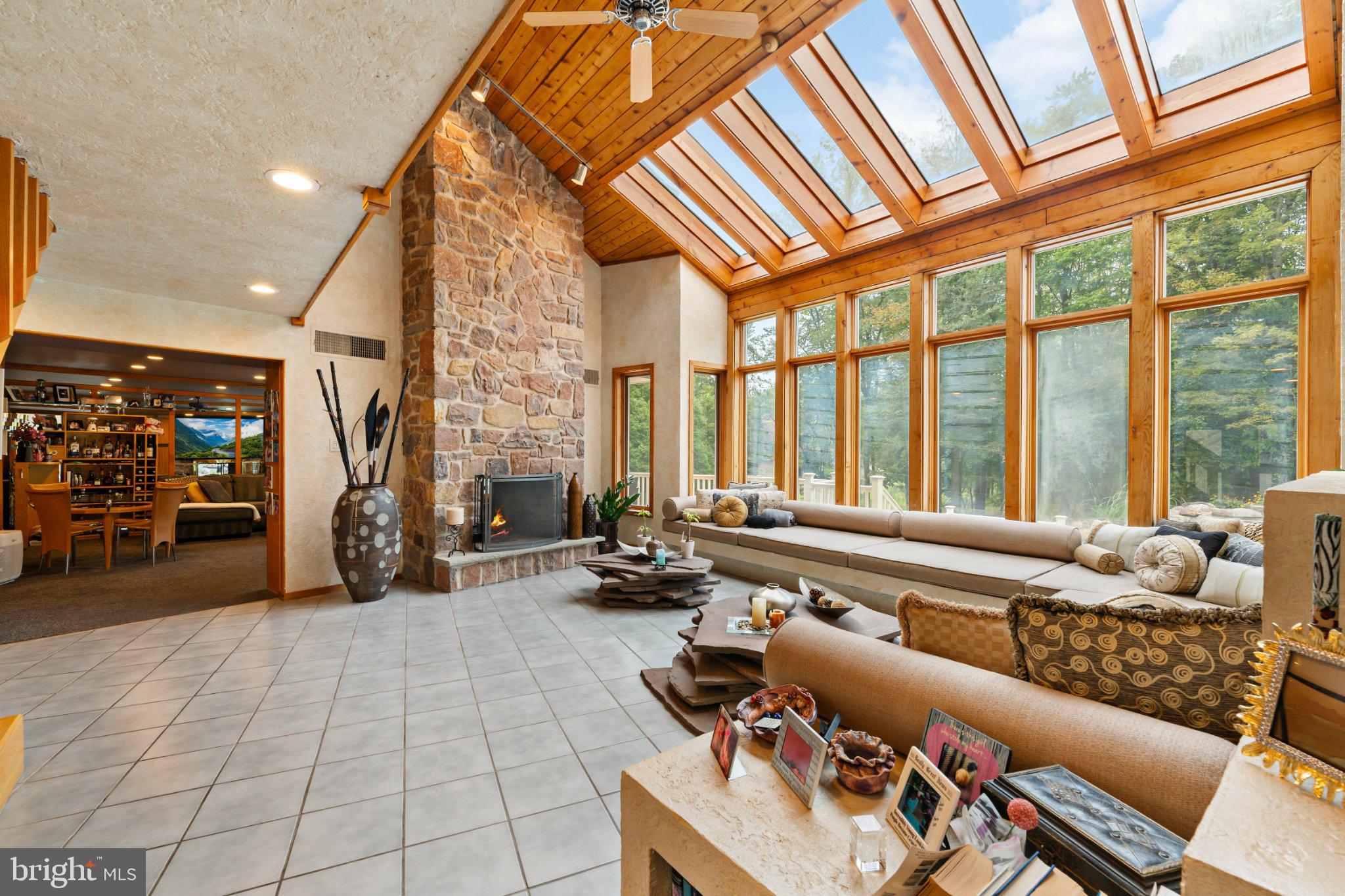 502 LONG LANE