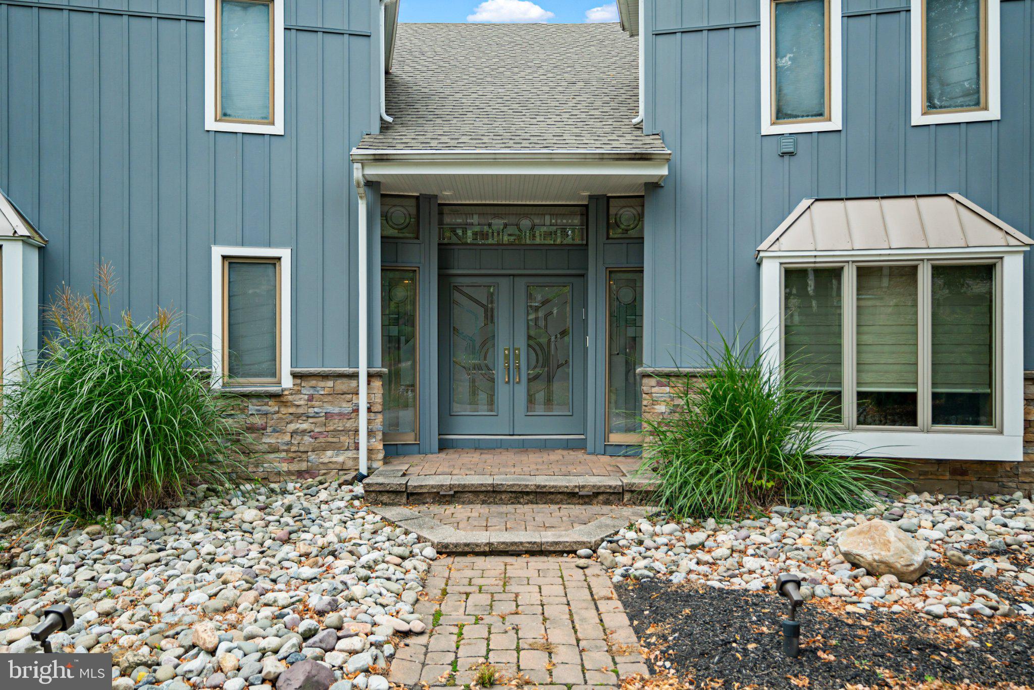 502 LONG LANE