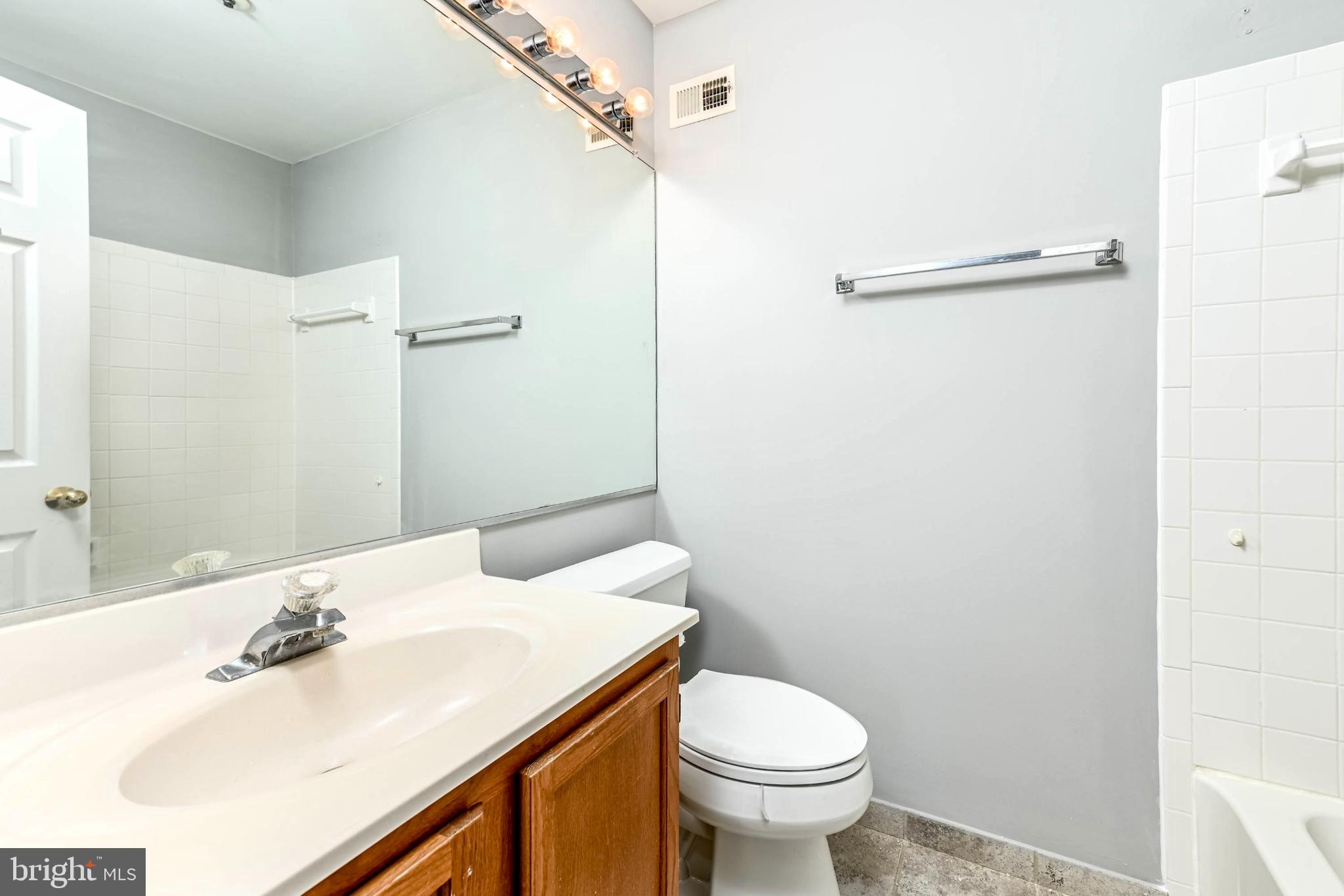 JACKSONS RIDGE CONDOS - Residential