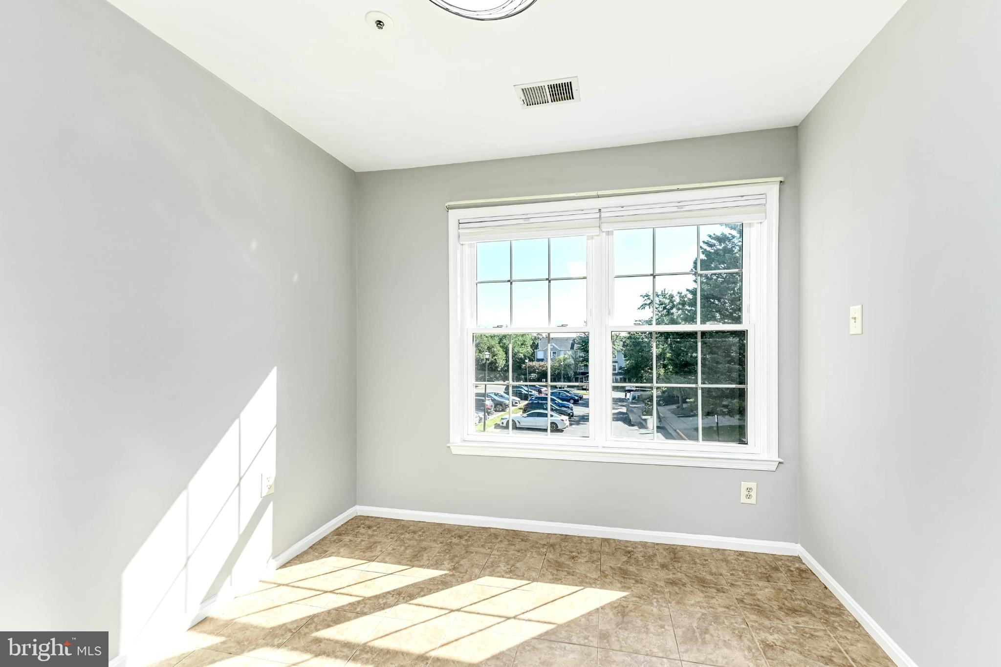 JACKSONS RIDGE CONDOS - Residential