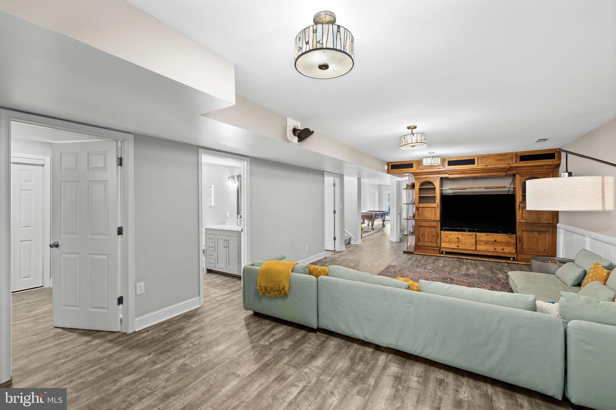 KELLYS LANDING - Residential