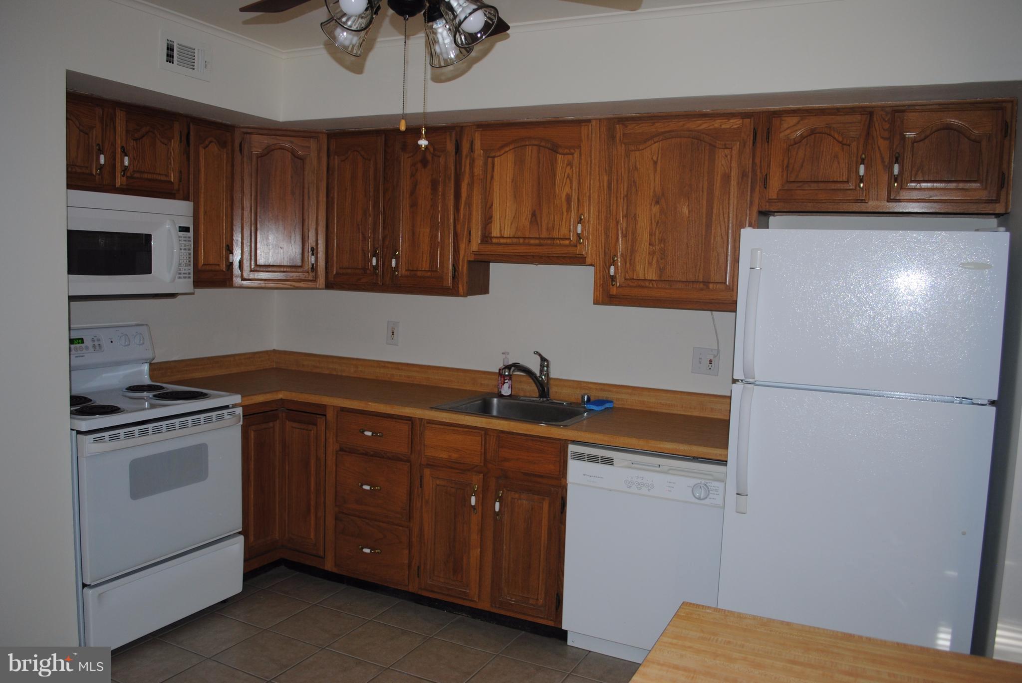 HERITAGE HILL CONDO - Residential Lease