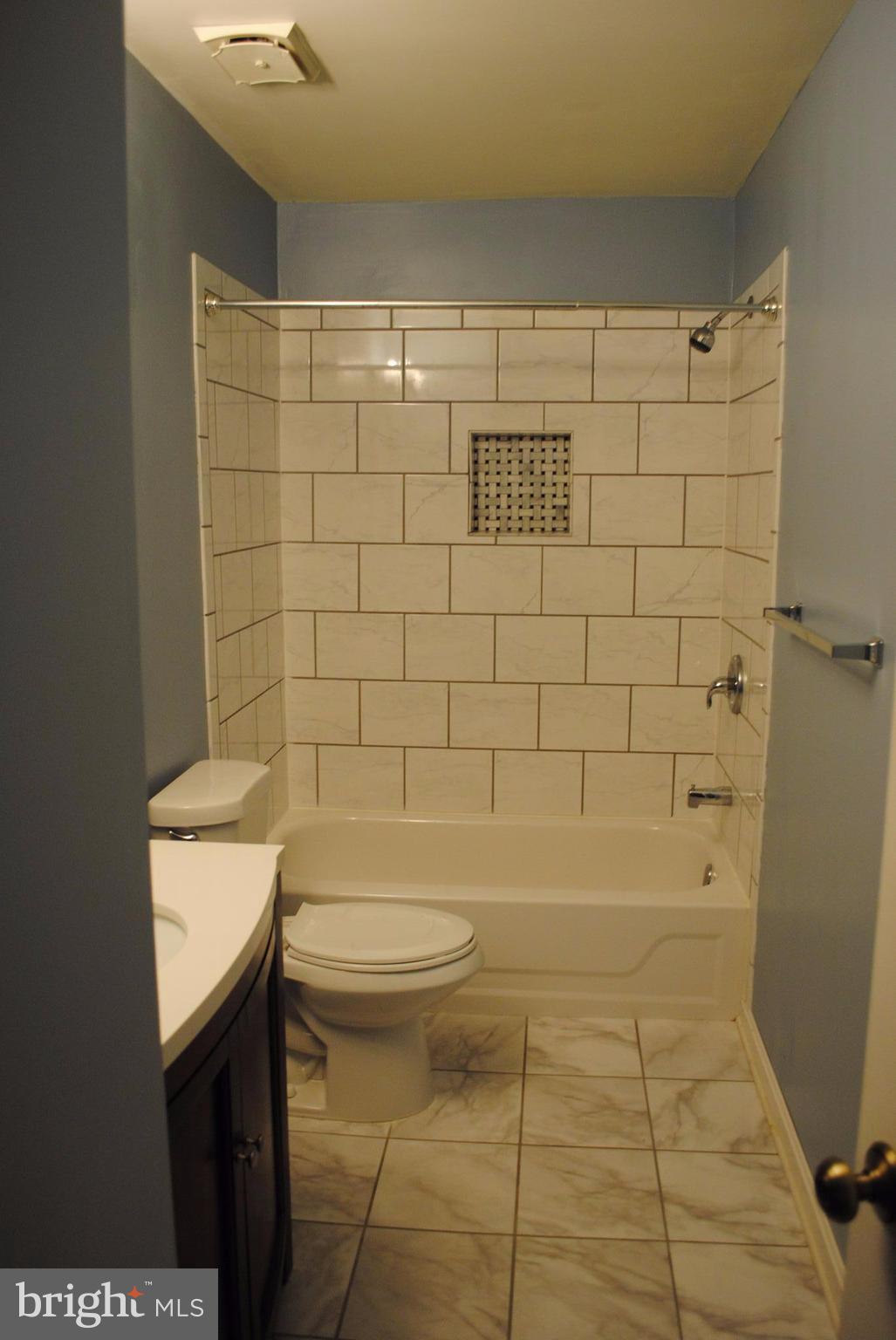 HERITAGE HILL CONDO - Residential Lease