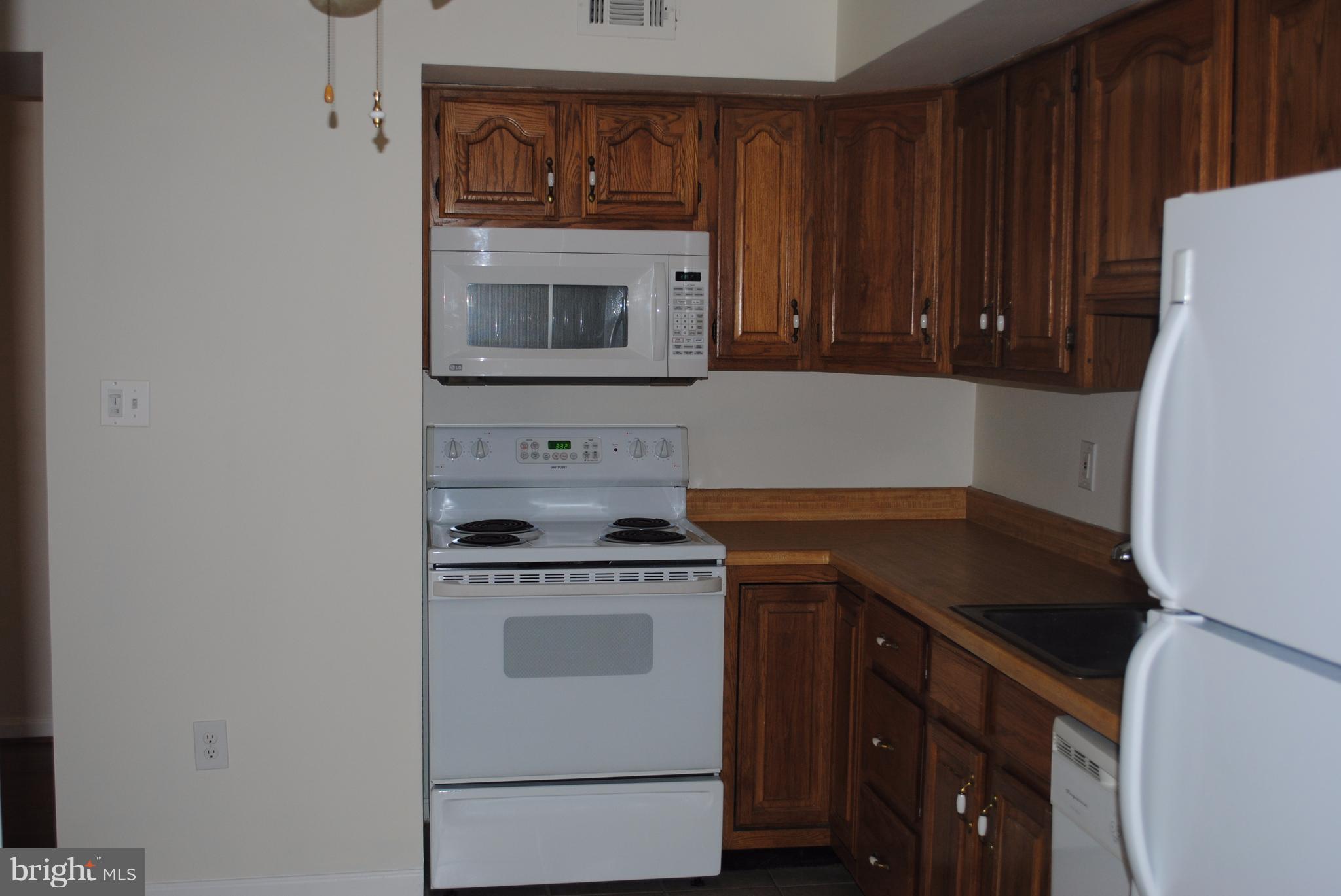 HERITAGE HILL CONDO - Residential Lease