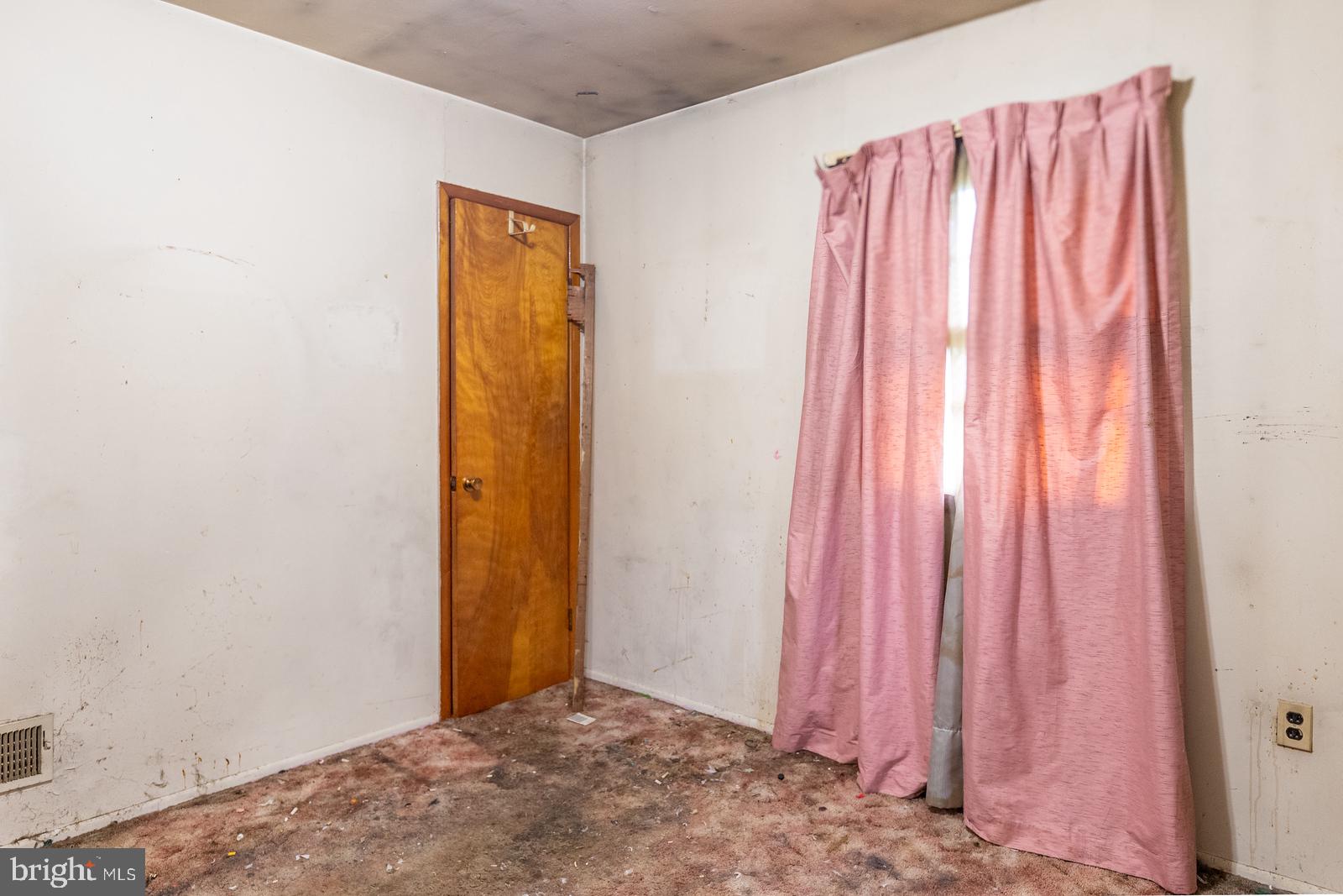 ELVATON ACRES - Residential