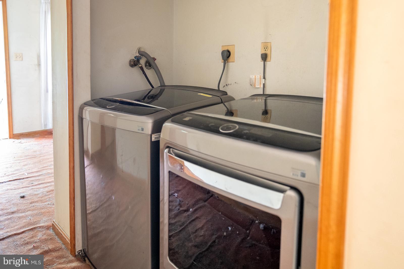 ELVATON ACRES - Residential