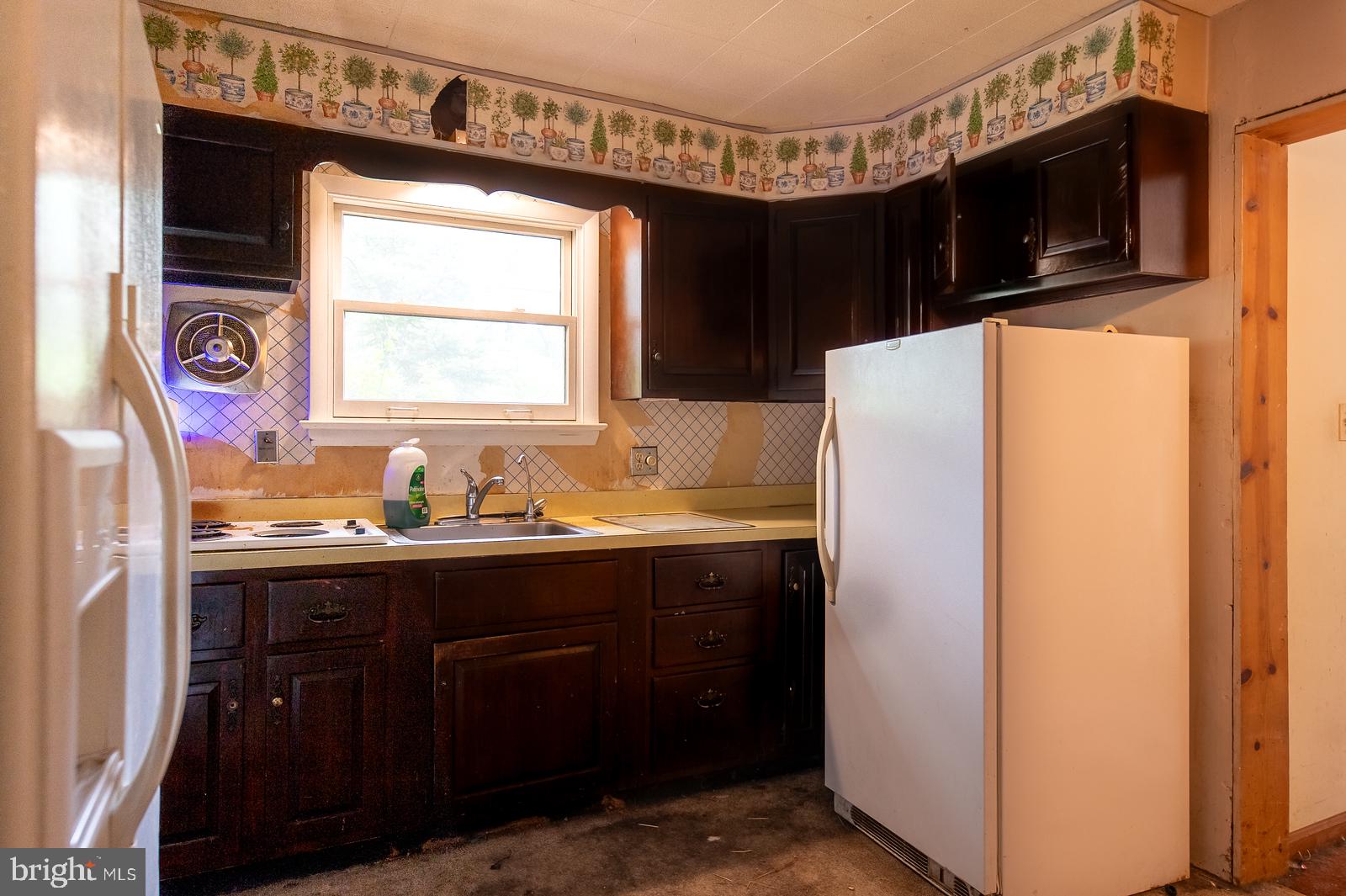 ELVATON ACRES - Residential