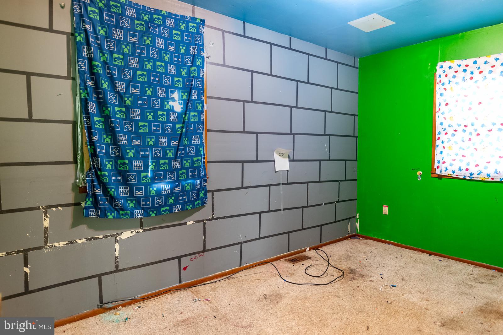 ELVATON ACRES - Residential