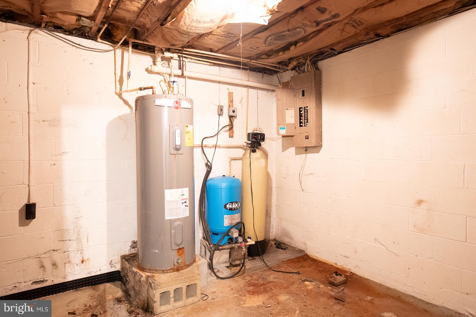 ELVATON ACRES - Residential