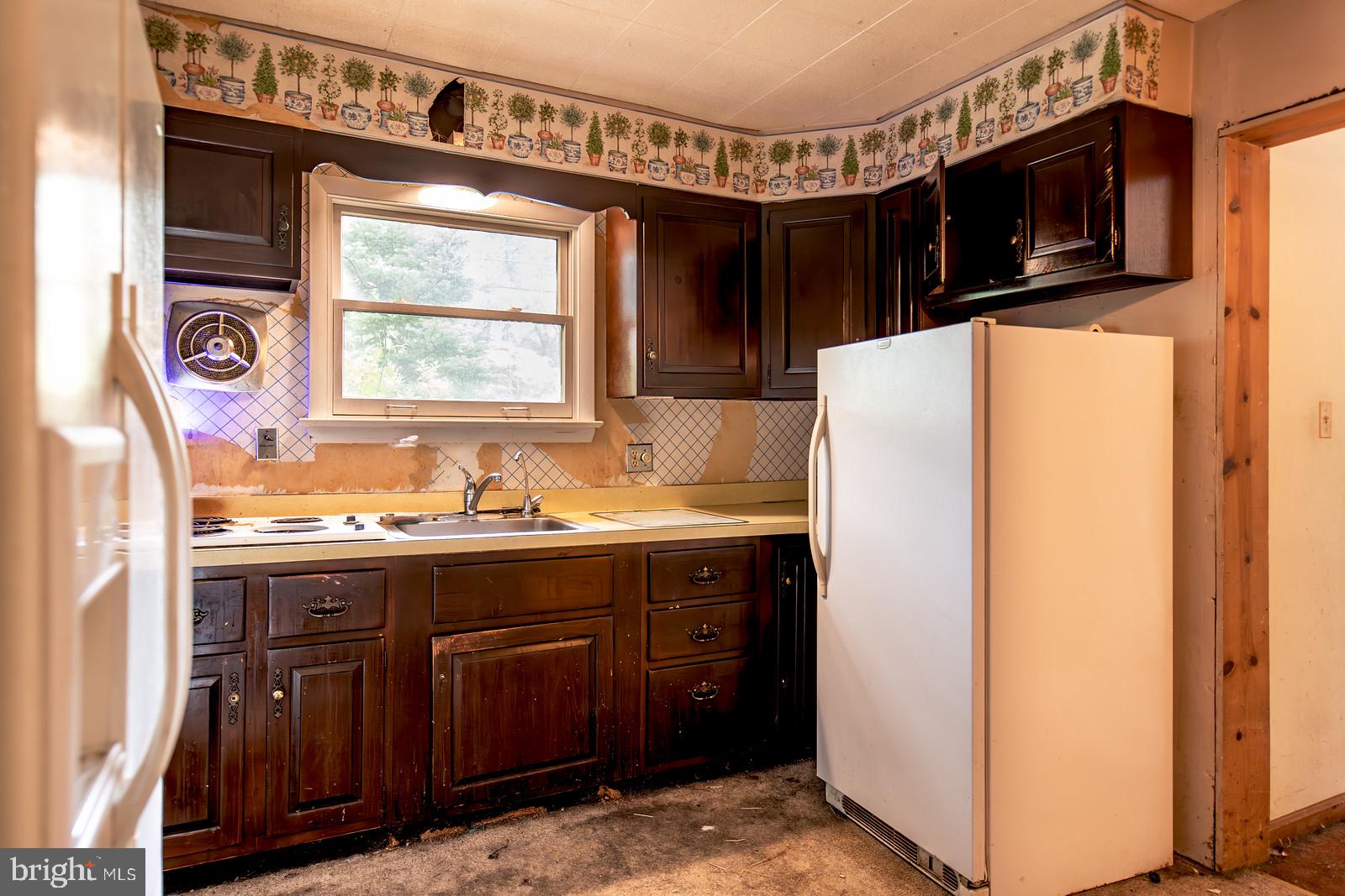 ELVATON ACRES - Residential