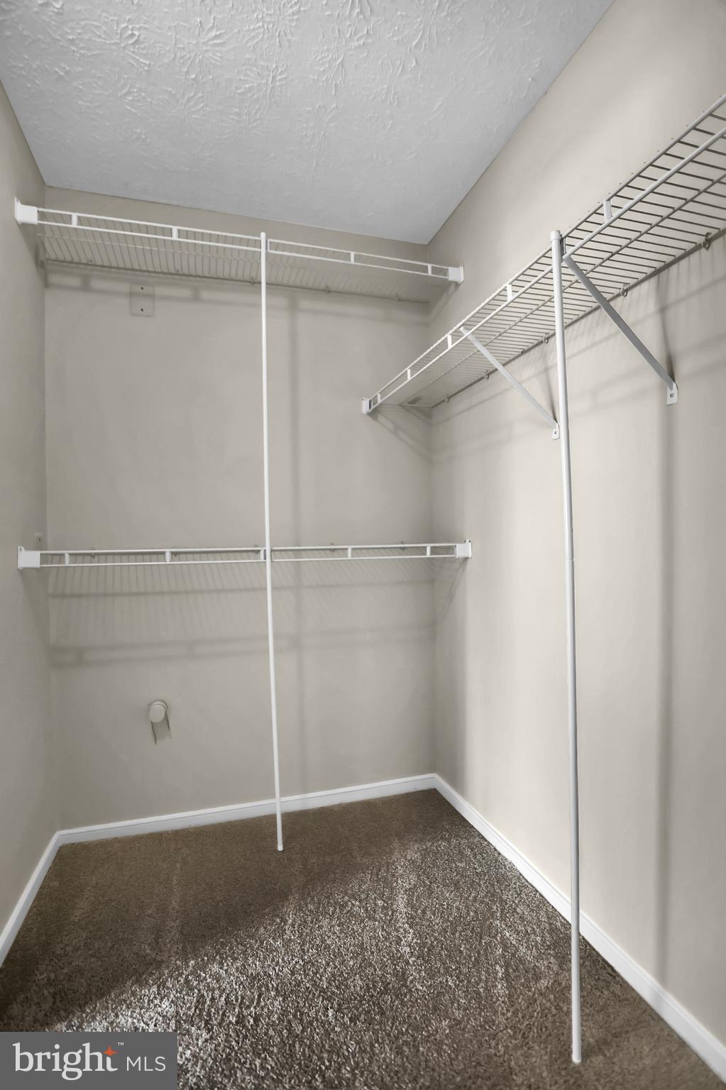 THE COURTYARDS AT POND - Residential