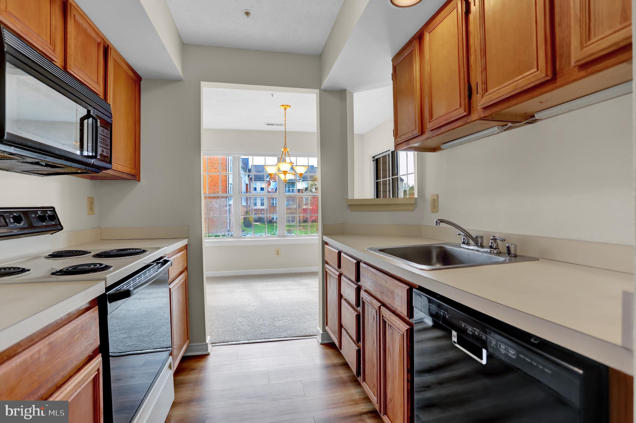 THE COURTYARDS AT POND - Residential