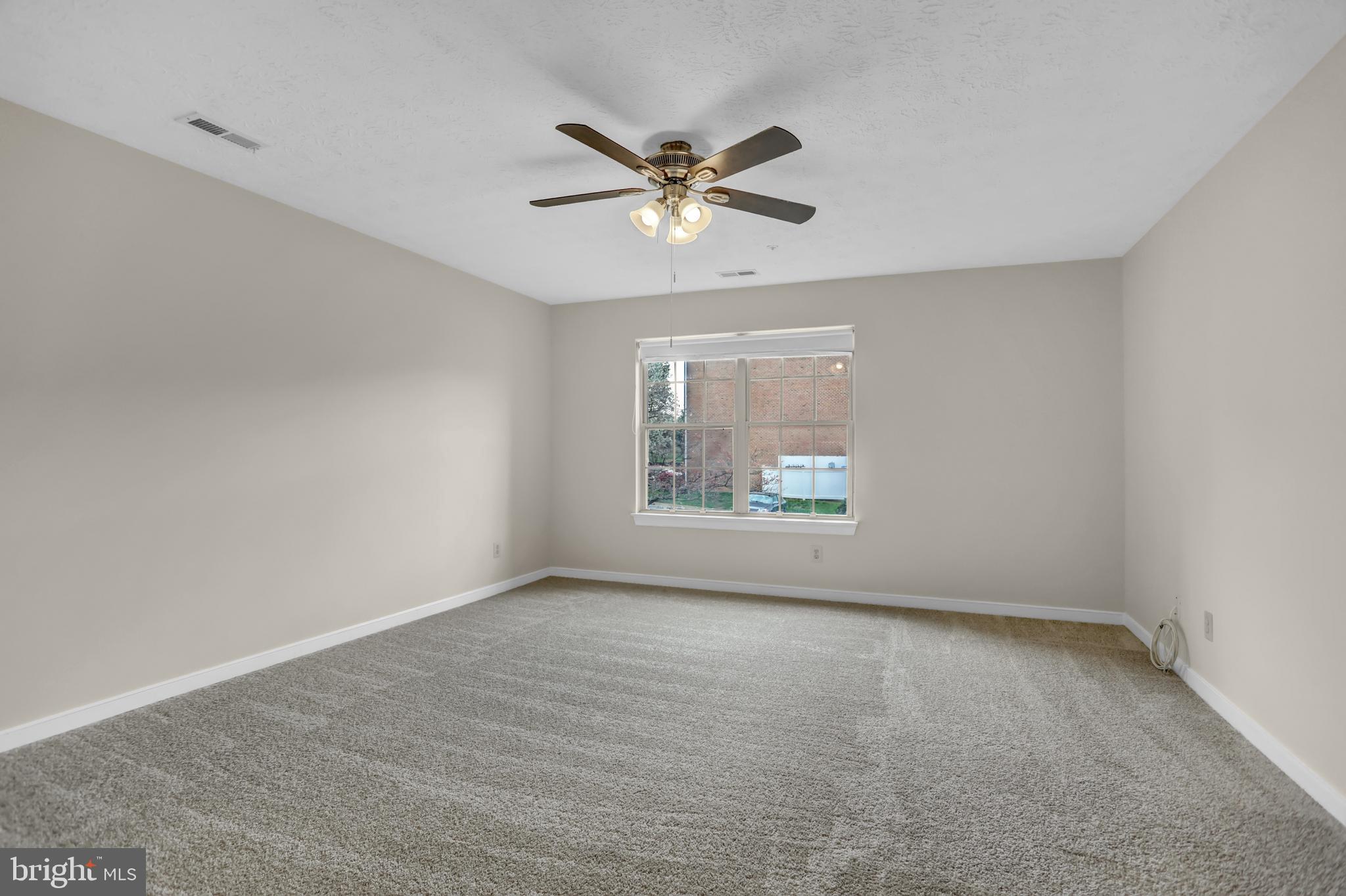 THE COURTYARDS AT POND - Residential