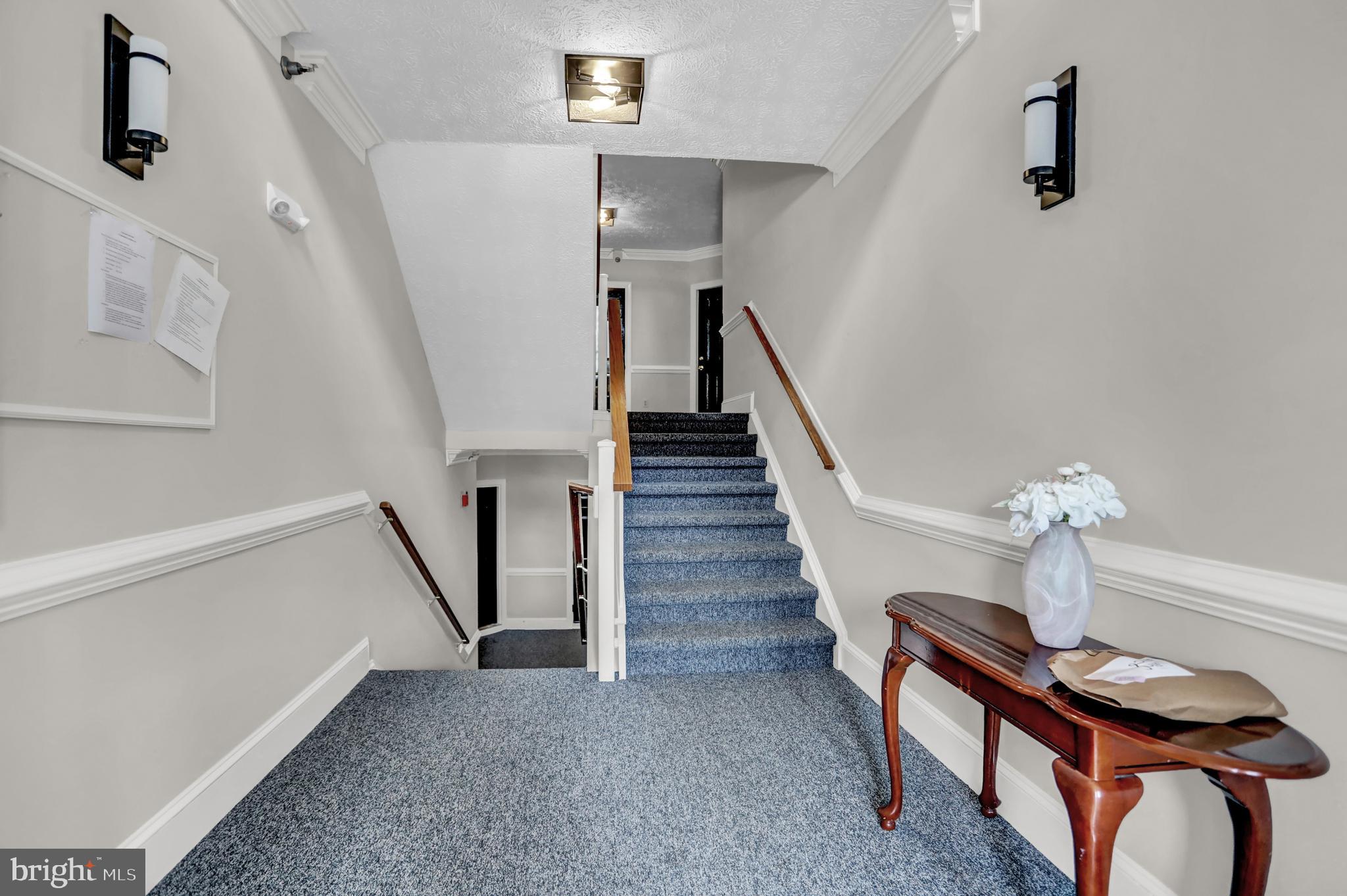 THE COURTYARDS AT POND - Residential