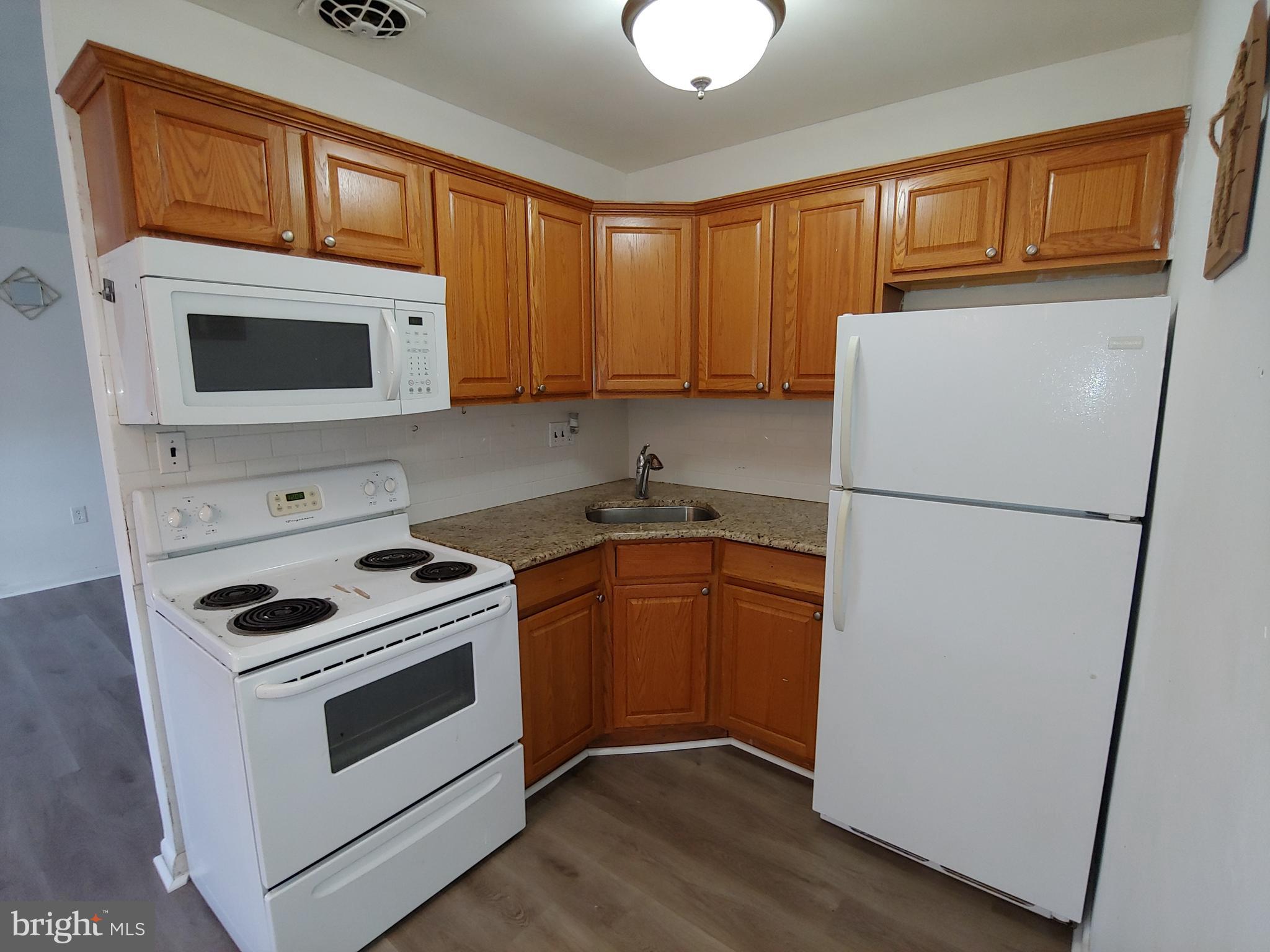 6 BURR AVENUE 6