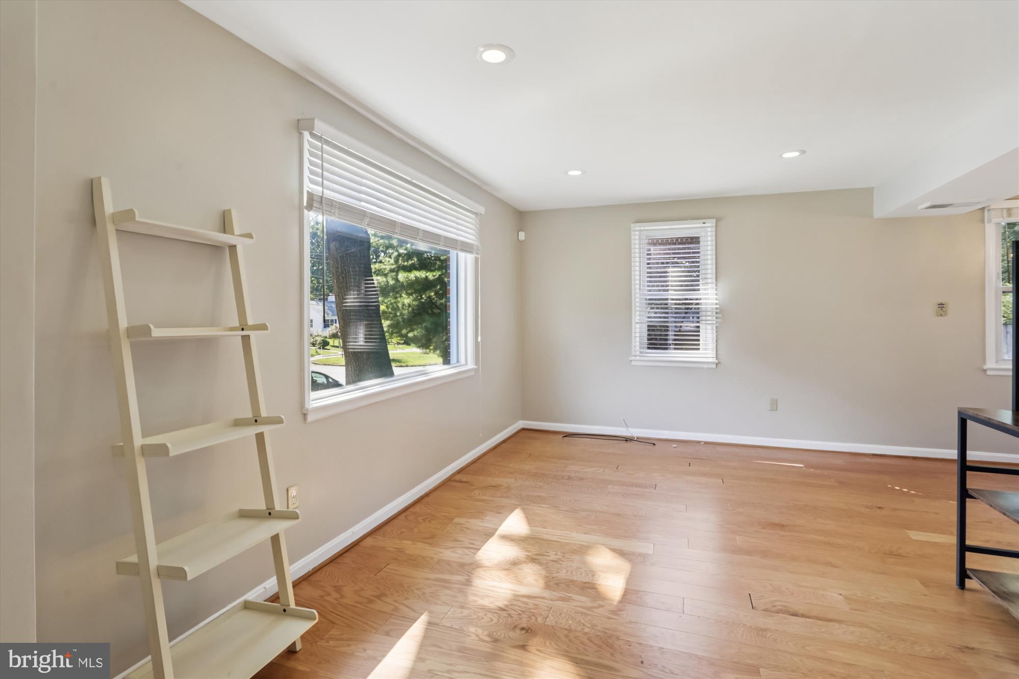 ROSEWOOD - Residential Lease