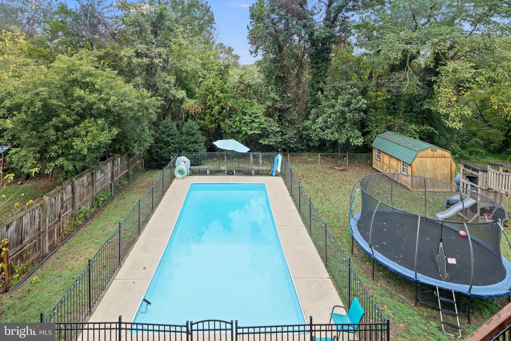 Photo of 3951 Dominion Drive, DUMFRIES, VA 22026 (MLS # VAPW2103968)