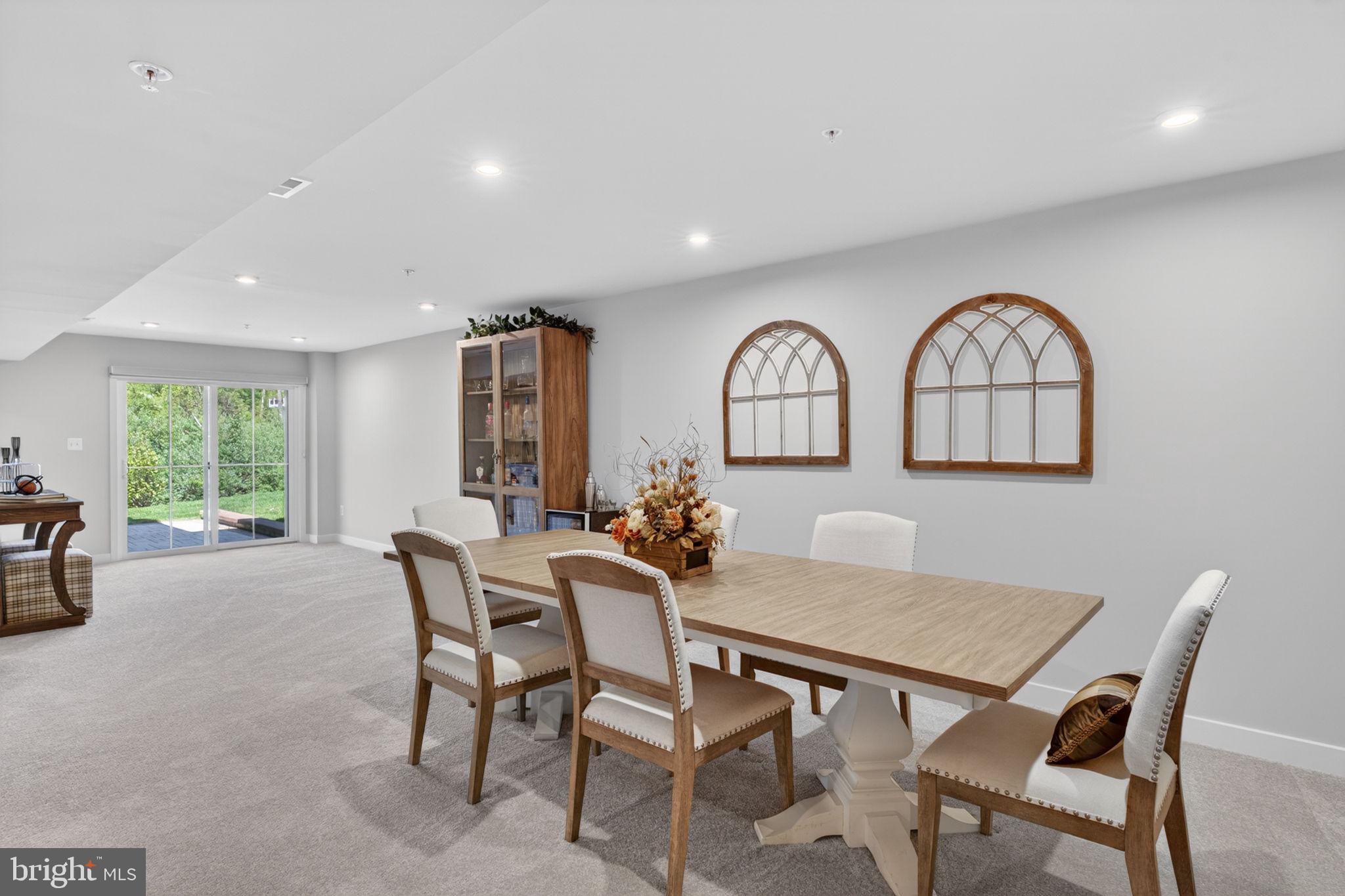JAMES RUN CARRIAGE HOMES - Residential