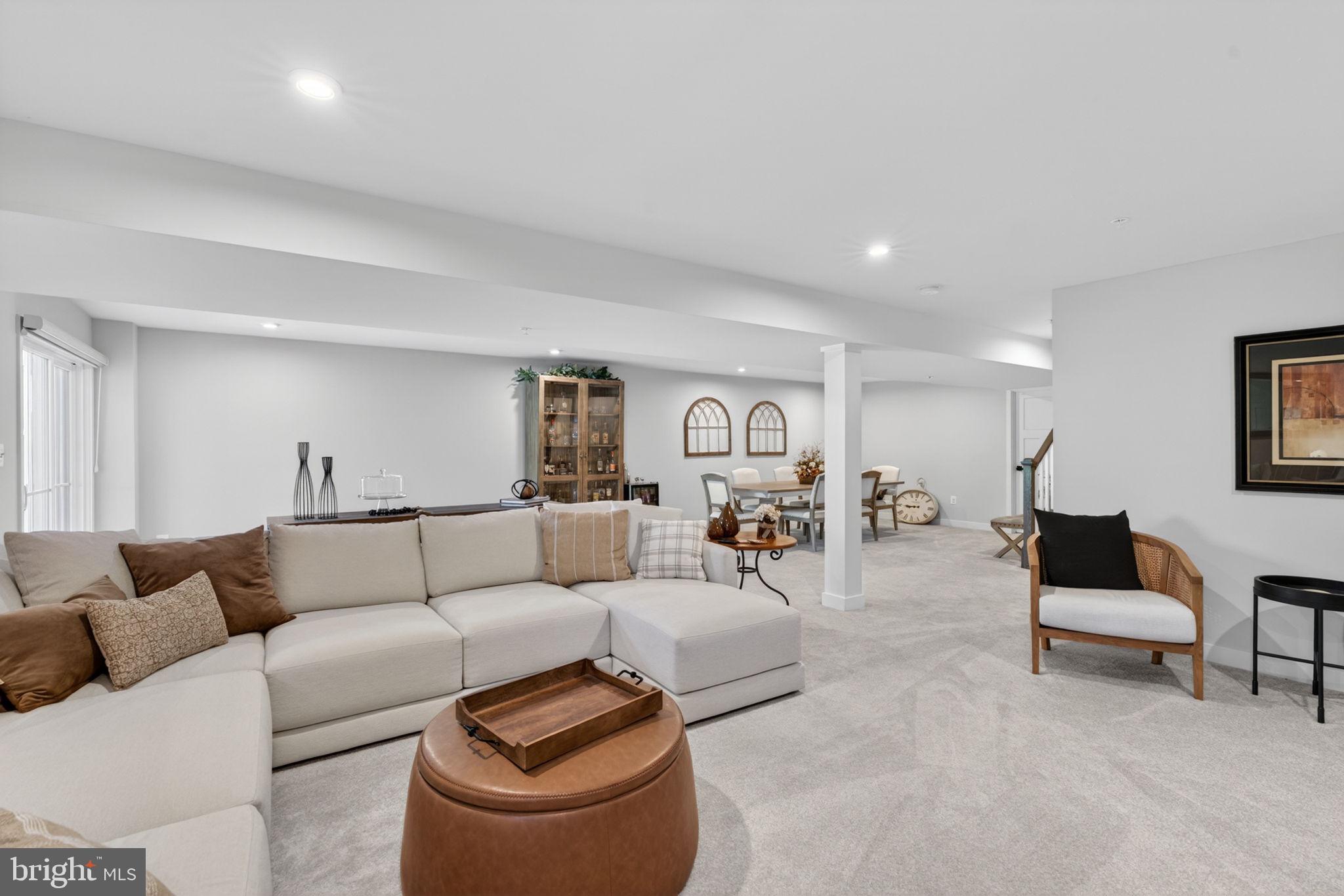 JAMES RUN CARRIAGE HOMES - Residential