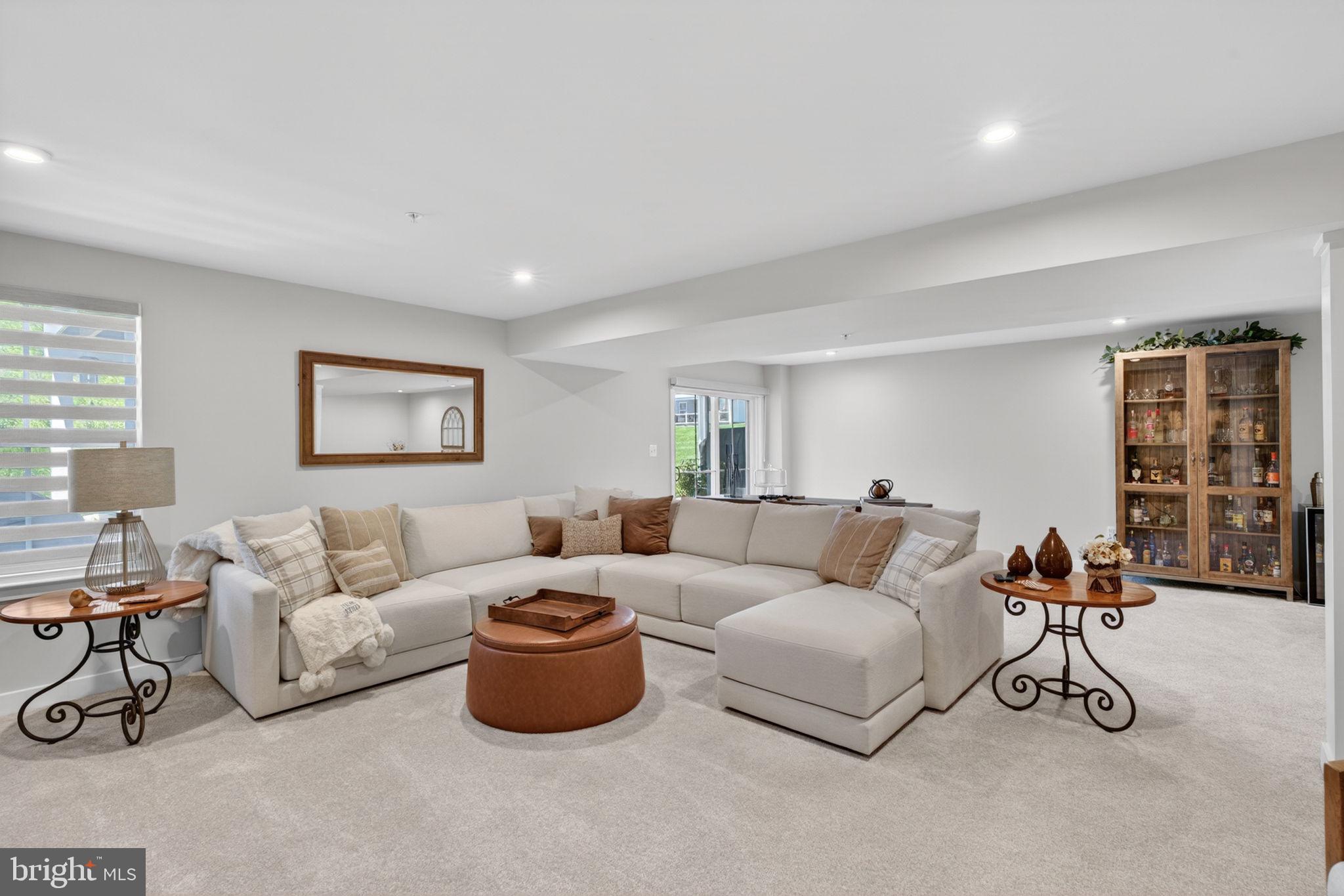 JAMES RUN CARRIAGE HOMES - Residential