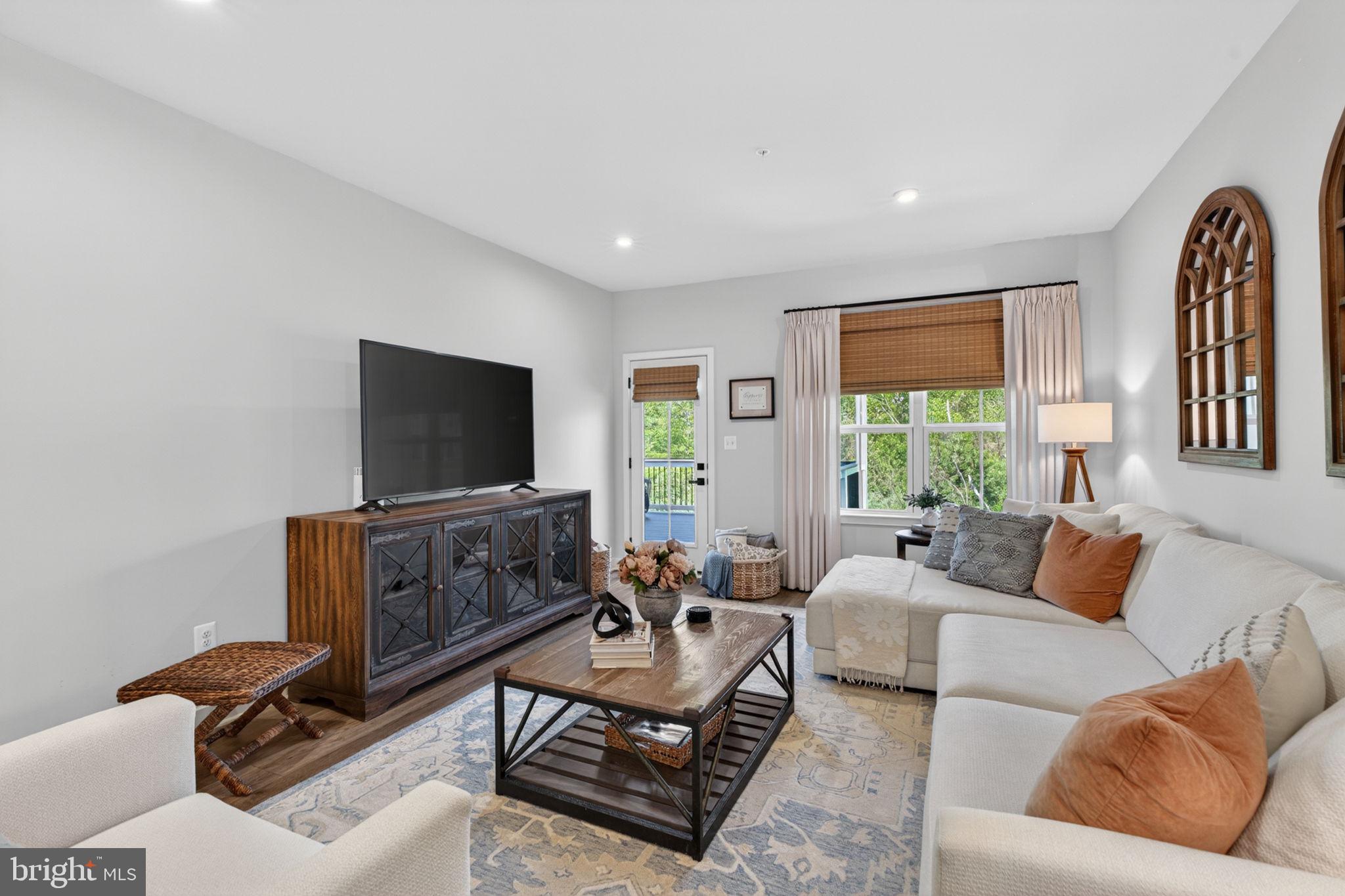 JAMES RUN CARRIAGE HOMES - Residential