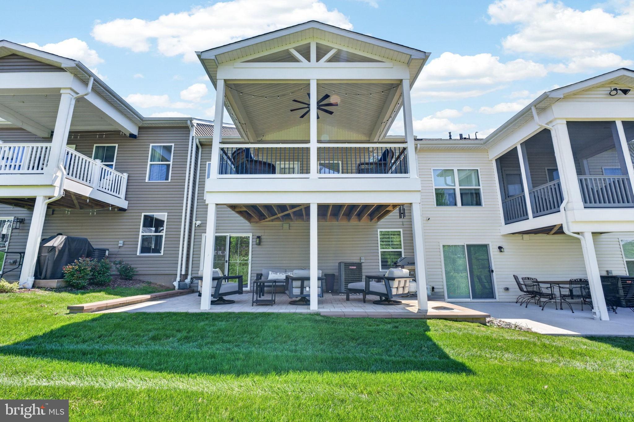 JAMES RUN CARRIAGE HOMES - Residential
