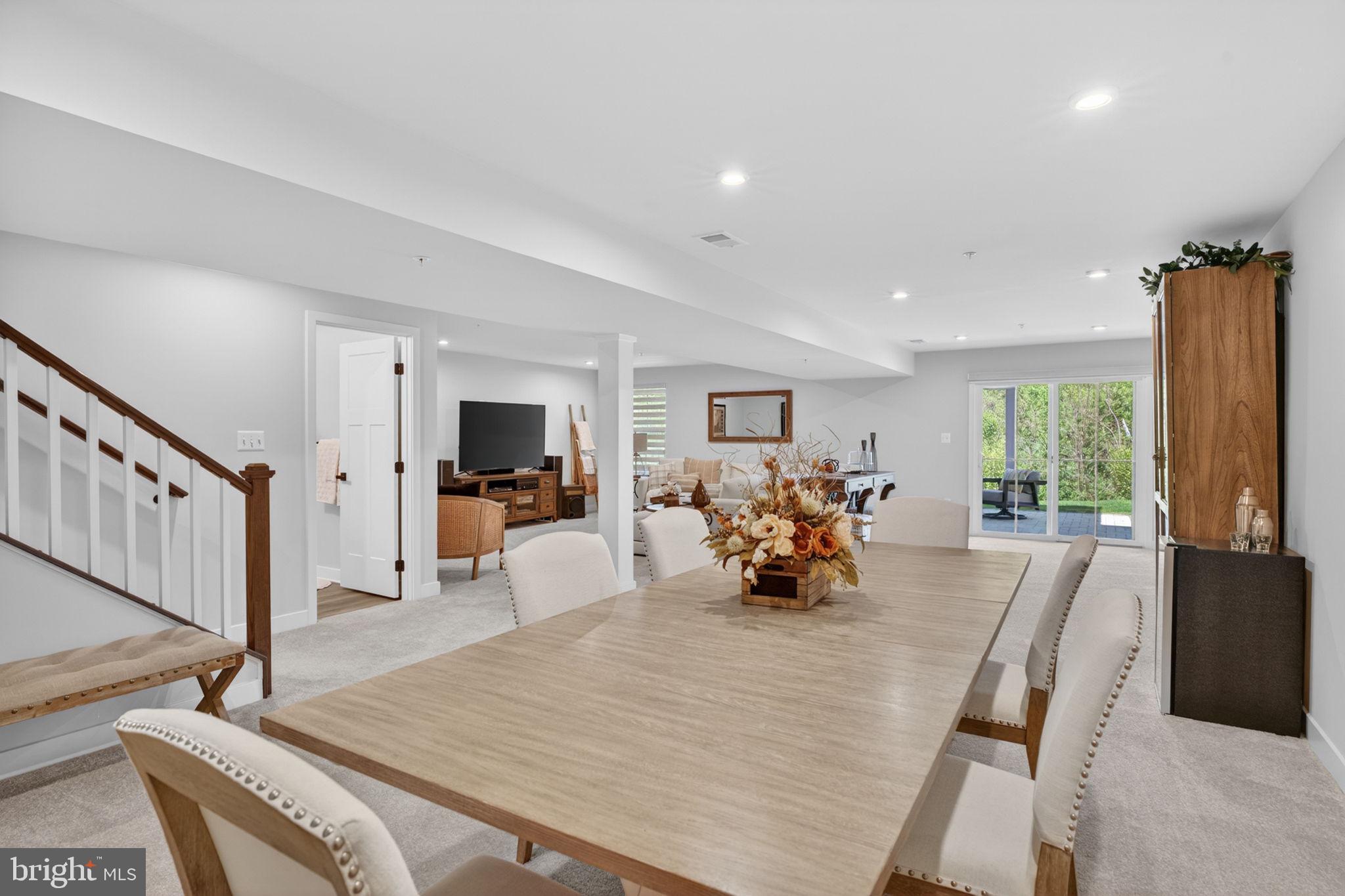 JAMES RUN CARRIAGE HOMES - Residential