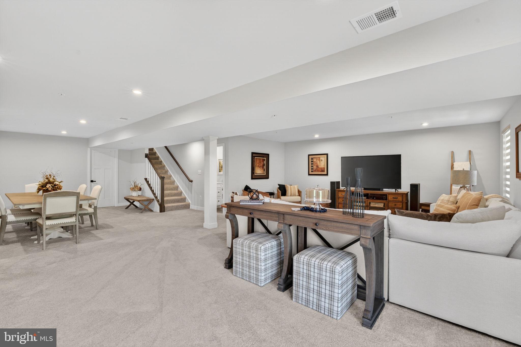 JAMES RUN CARRIAGE HOMES - Residential