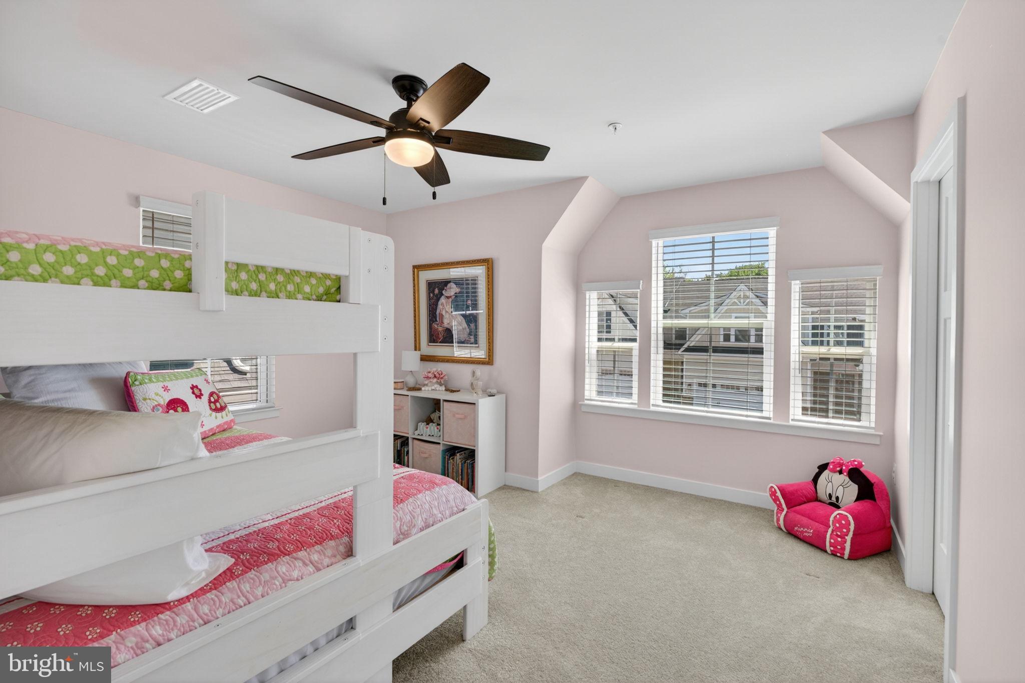 JAMES RUN CARRIAGE HOMES - Residential