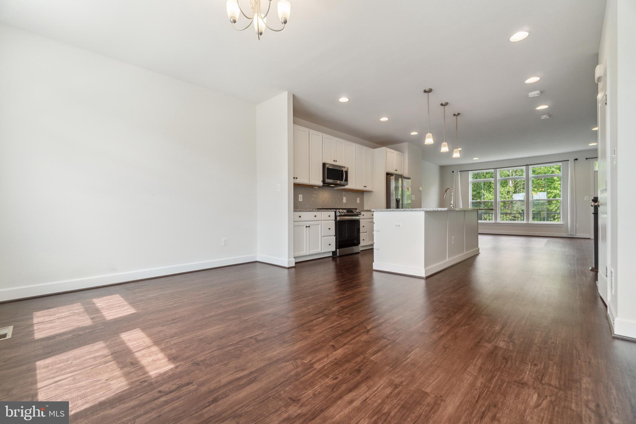 THE RETREAT AT WESTFIELDS - Residential Lease