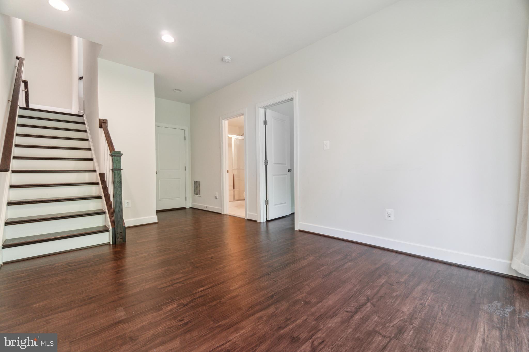 THE RETREAT AT WESTFIELDS - Residential Lease