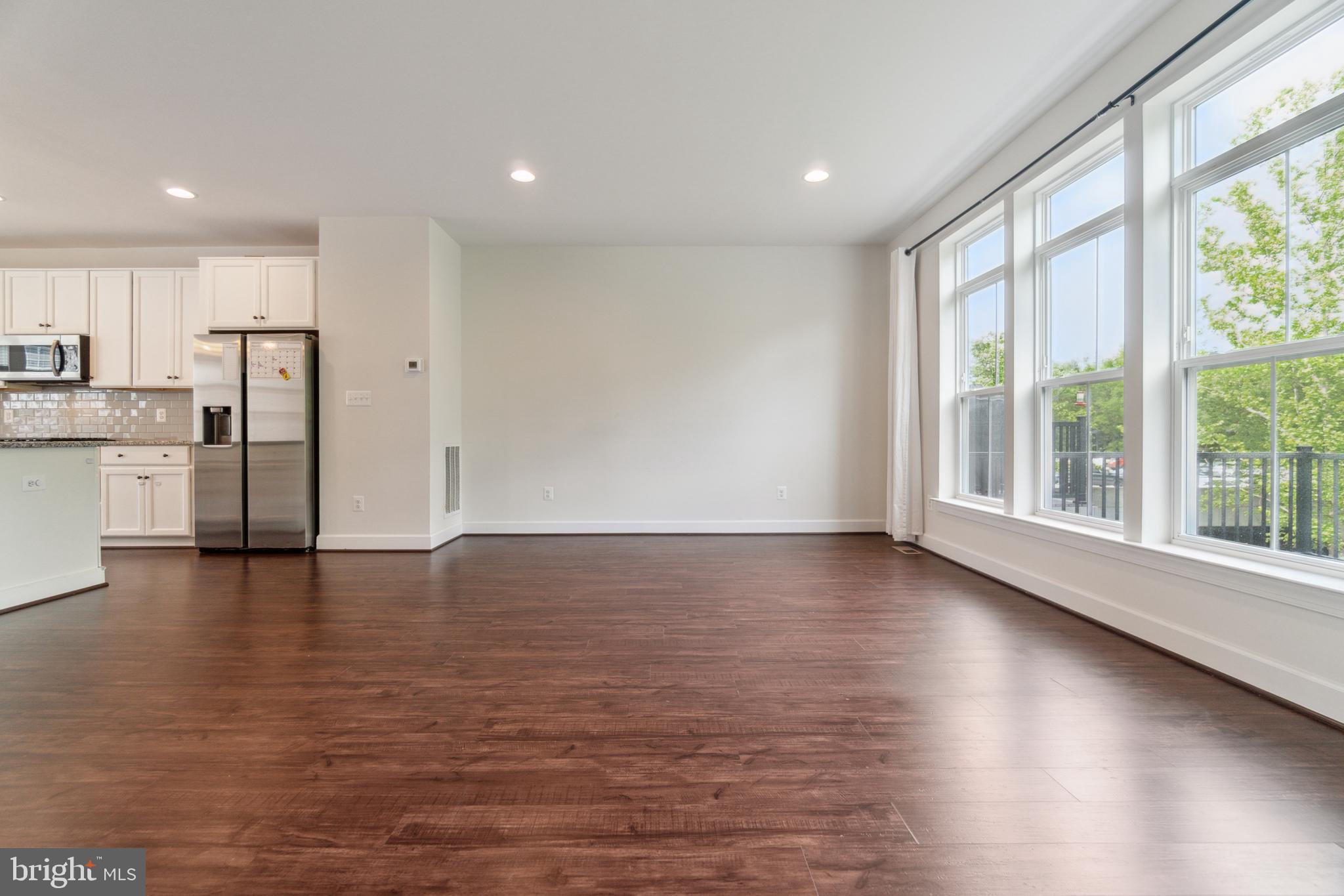 THE RETREAT AT WESTFIELDS - Residential Lease