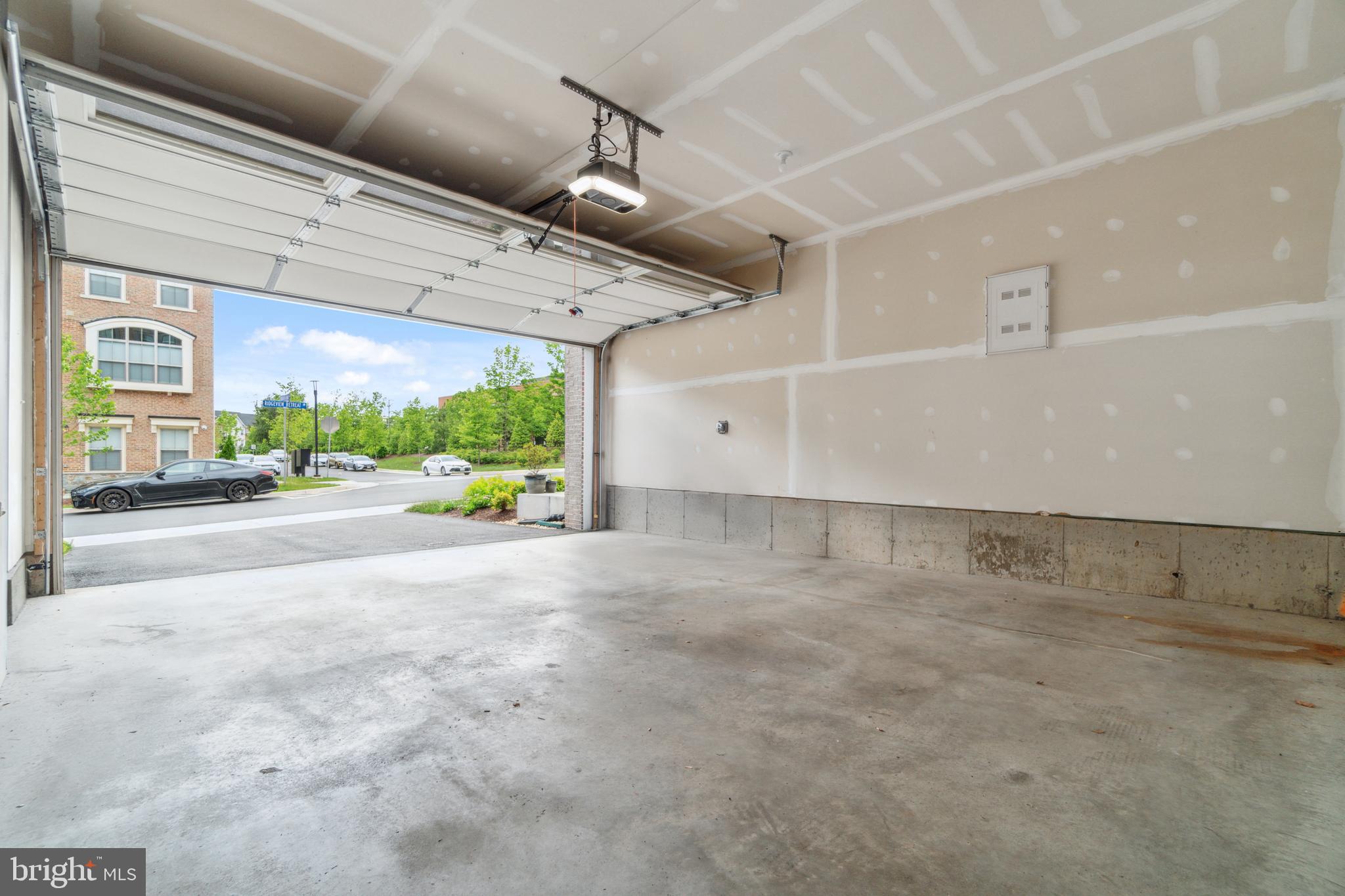 THE RETREAT AT WESTFIELDS - Residential Lease