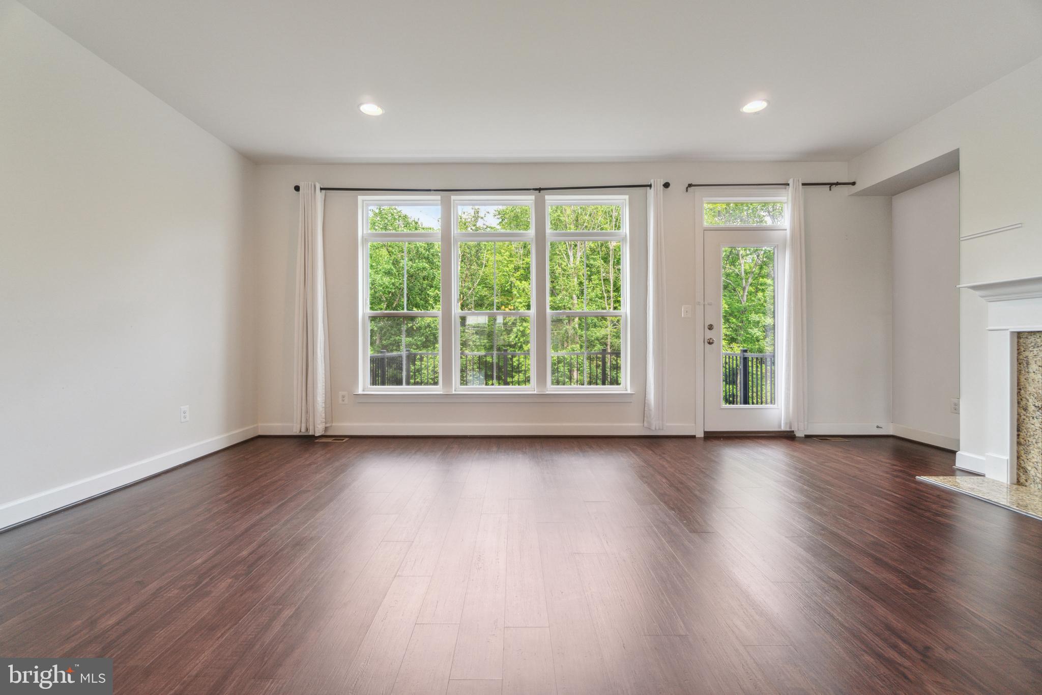 THE RETREAT AT WESTFIELDS - Residential Lease