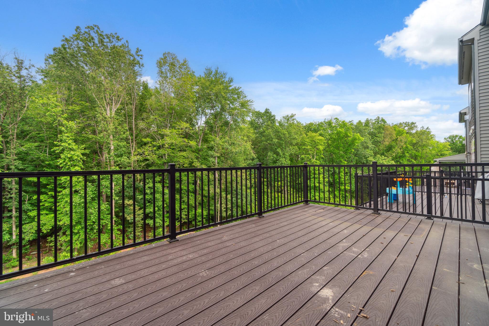 THE RETREAT AT WESTFIELDS - Residential Lease