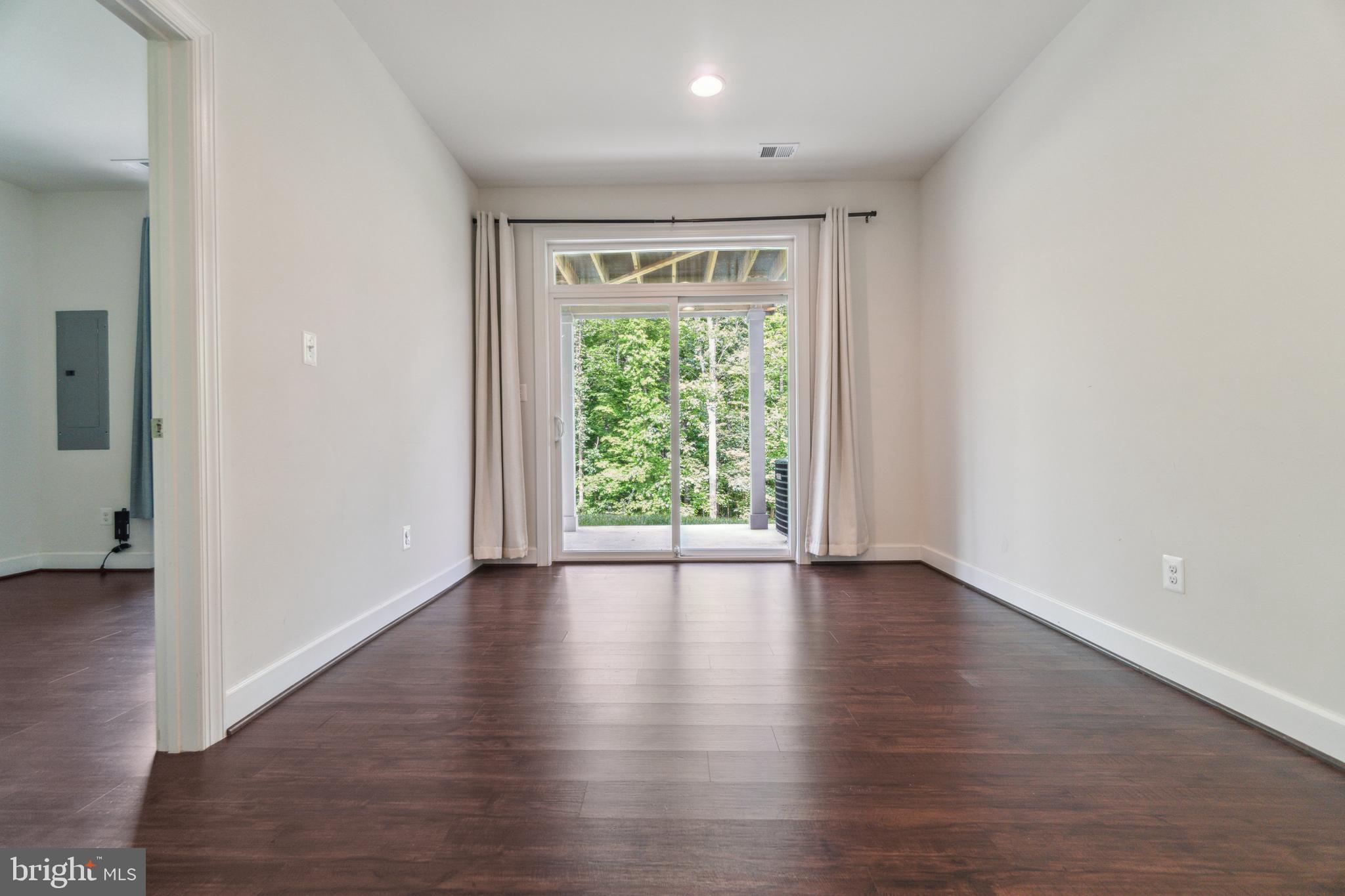 THE RETREAT AT WESTFIELDS - Residential Lease