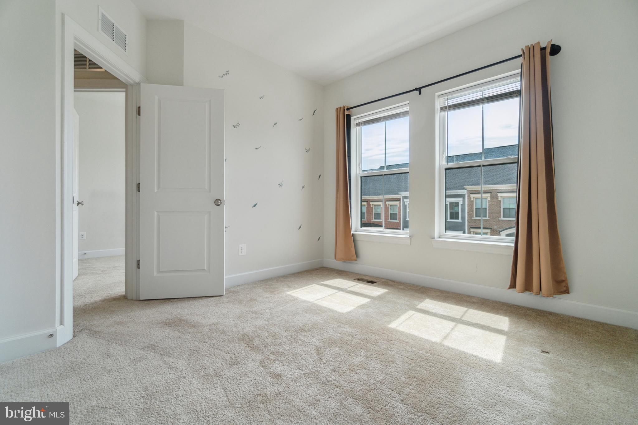 THE RETREAT AT WESTFIELDS - Residential Lease